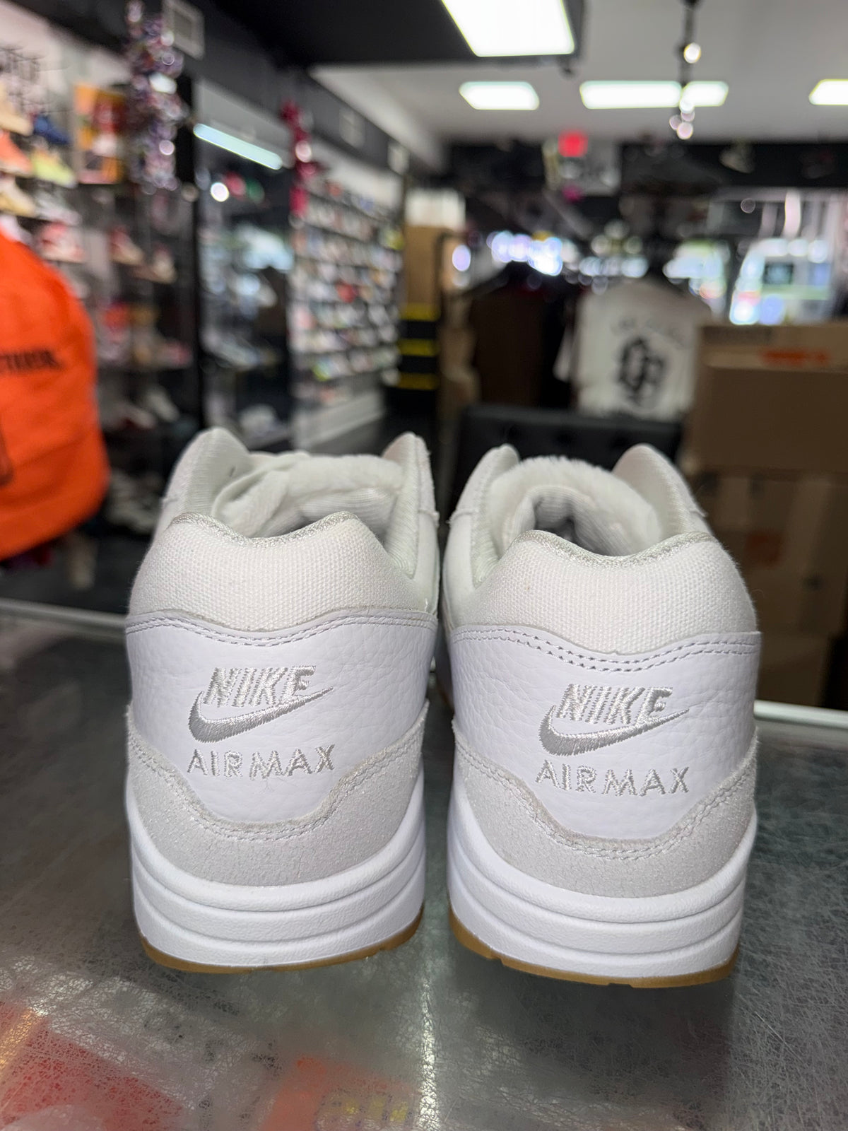 Nike Air Max 1 The Bay sneaker, pre-owned, size 10.5 – view 6