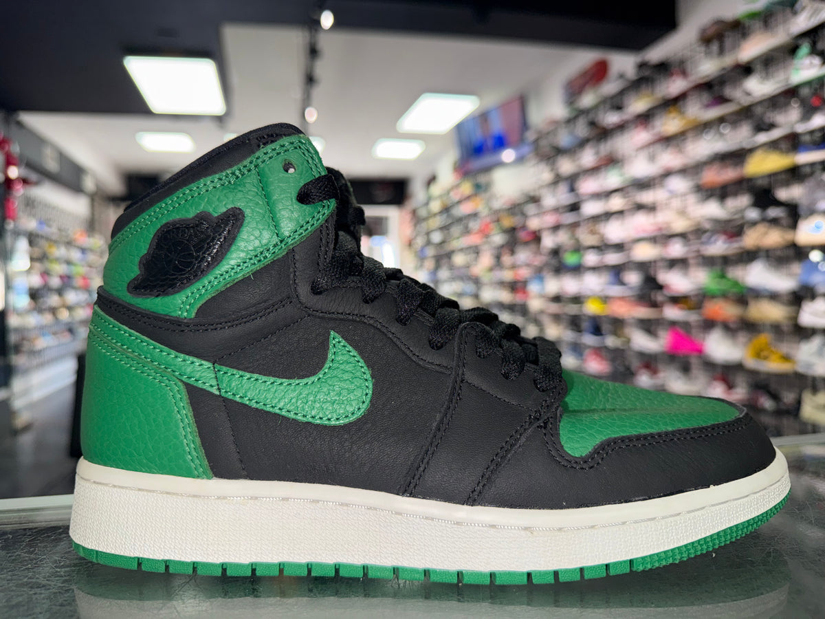 Size 5y Air Jordan 1 “Pine Green 2.0”