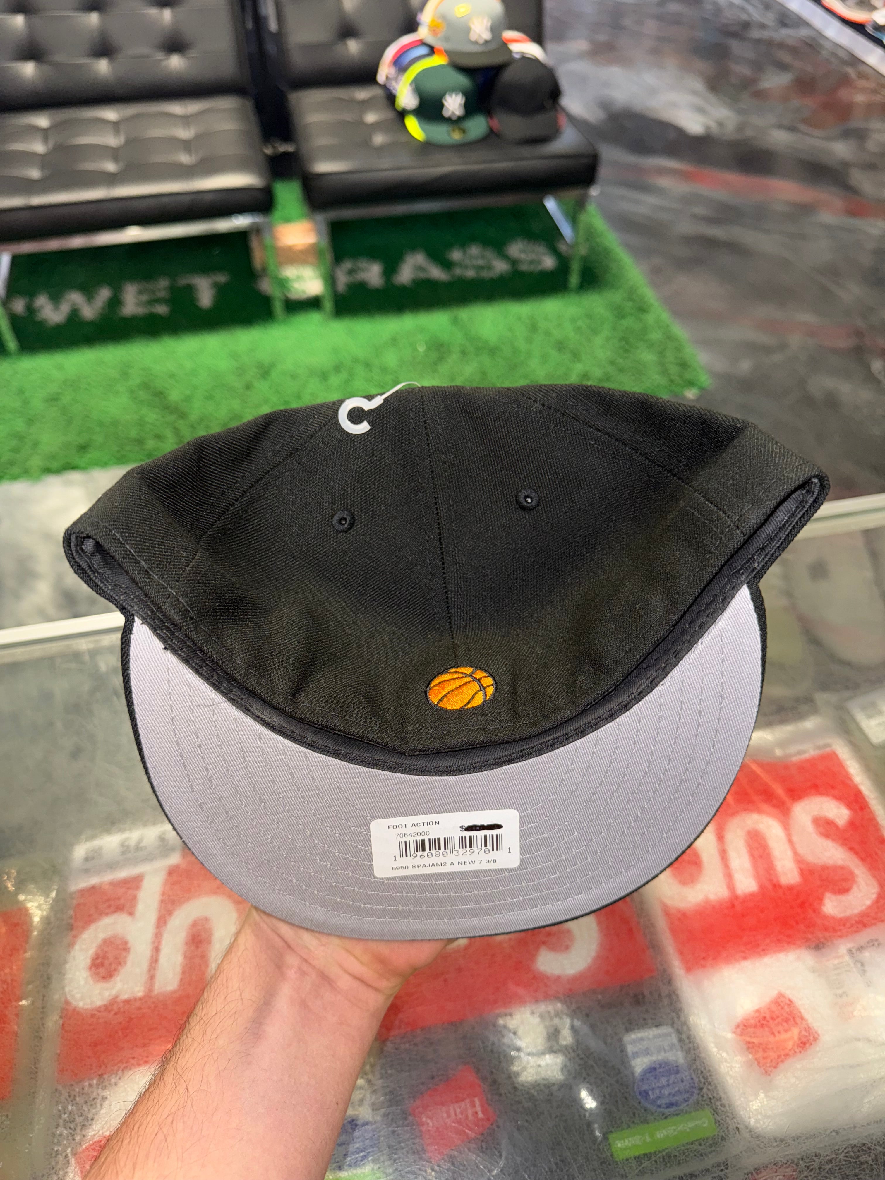 Size 7 3/8 New Era Fitted Hat “Space Jam” Brand New