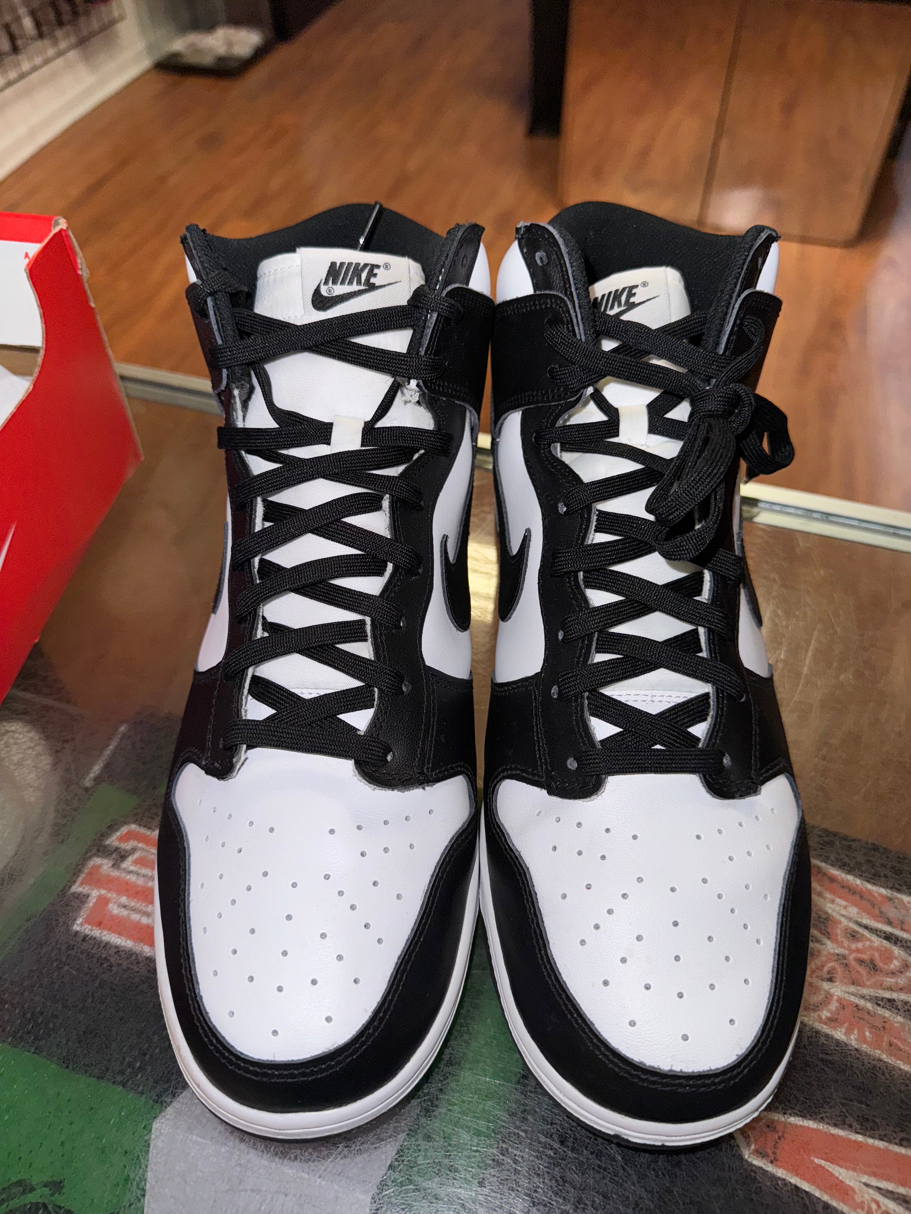 Size 13 Dunk High "Panda"