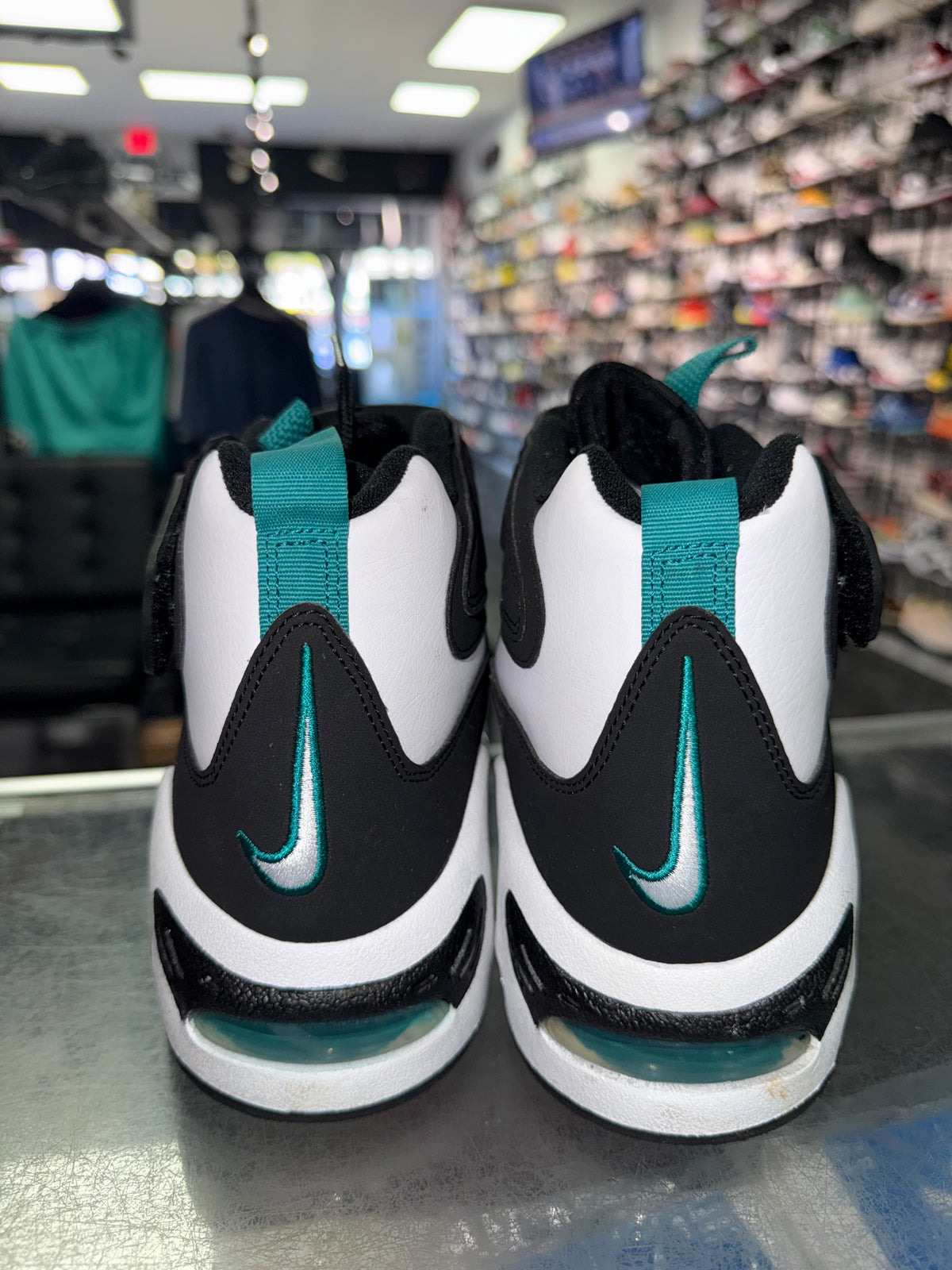 Air Griffey Max 1 Freshwater sneaker, pre-owned, size 9.5 – view 6