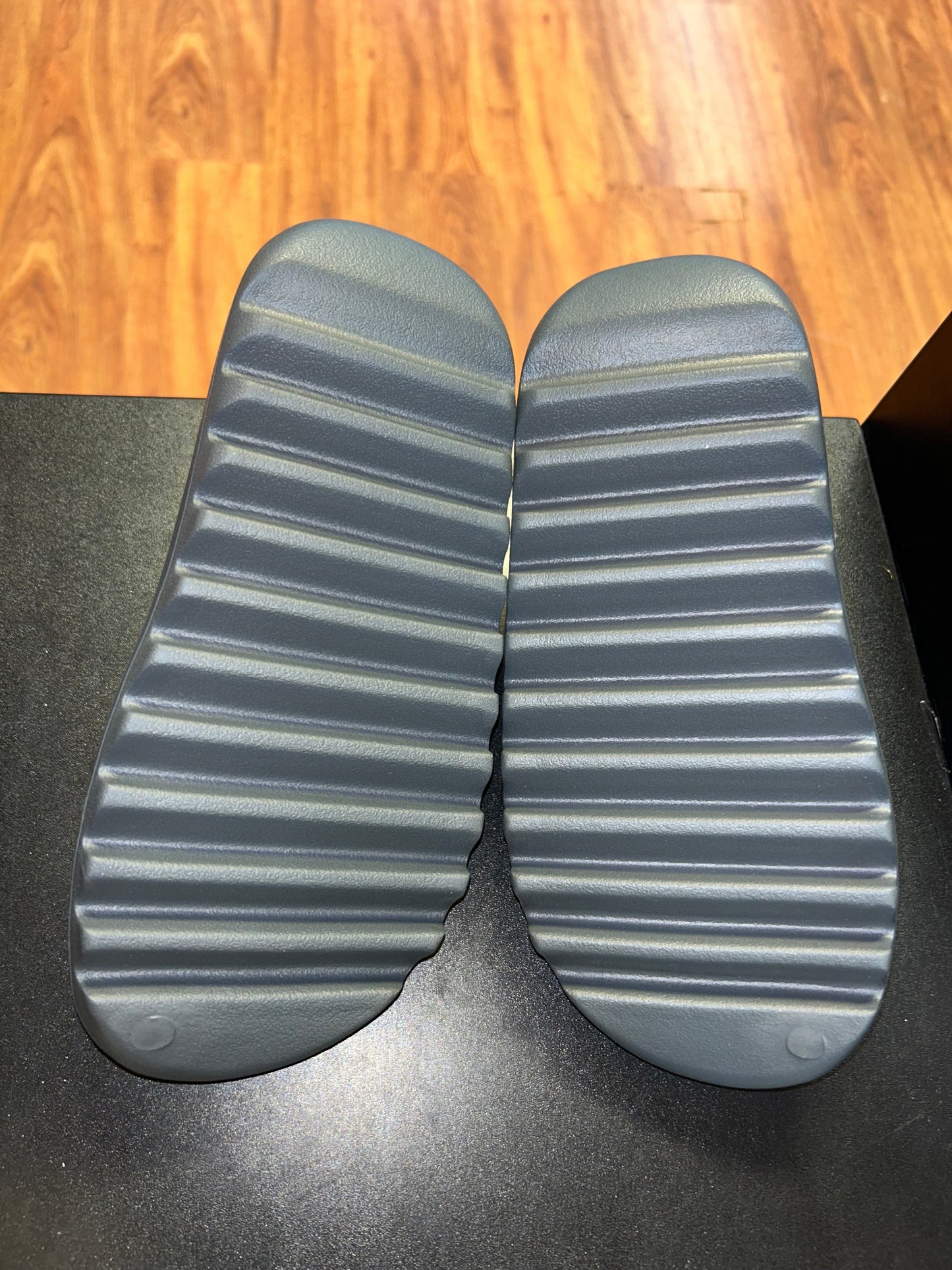 Size 10 Adidas Yeezy Slide “Slate Grey” Brand New (MAMO)