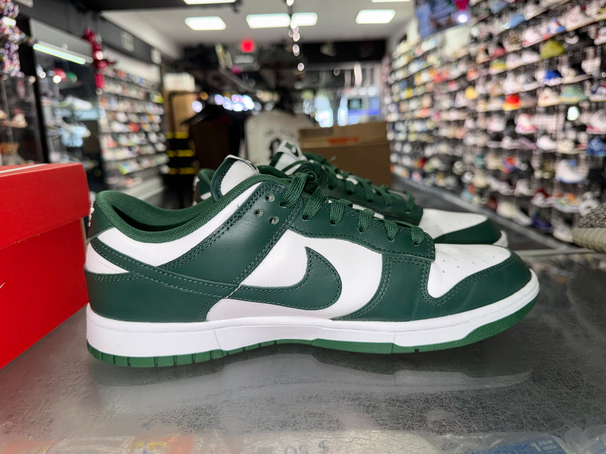 Nike Dunk Low Michigan State sneaker, pre-owned, size 10.5 – view 3