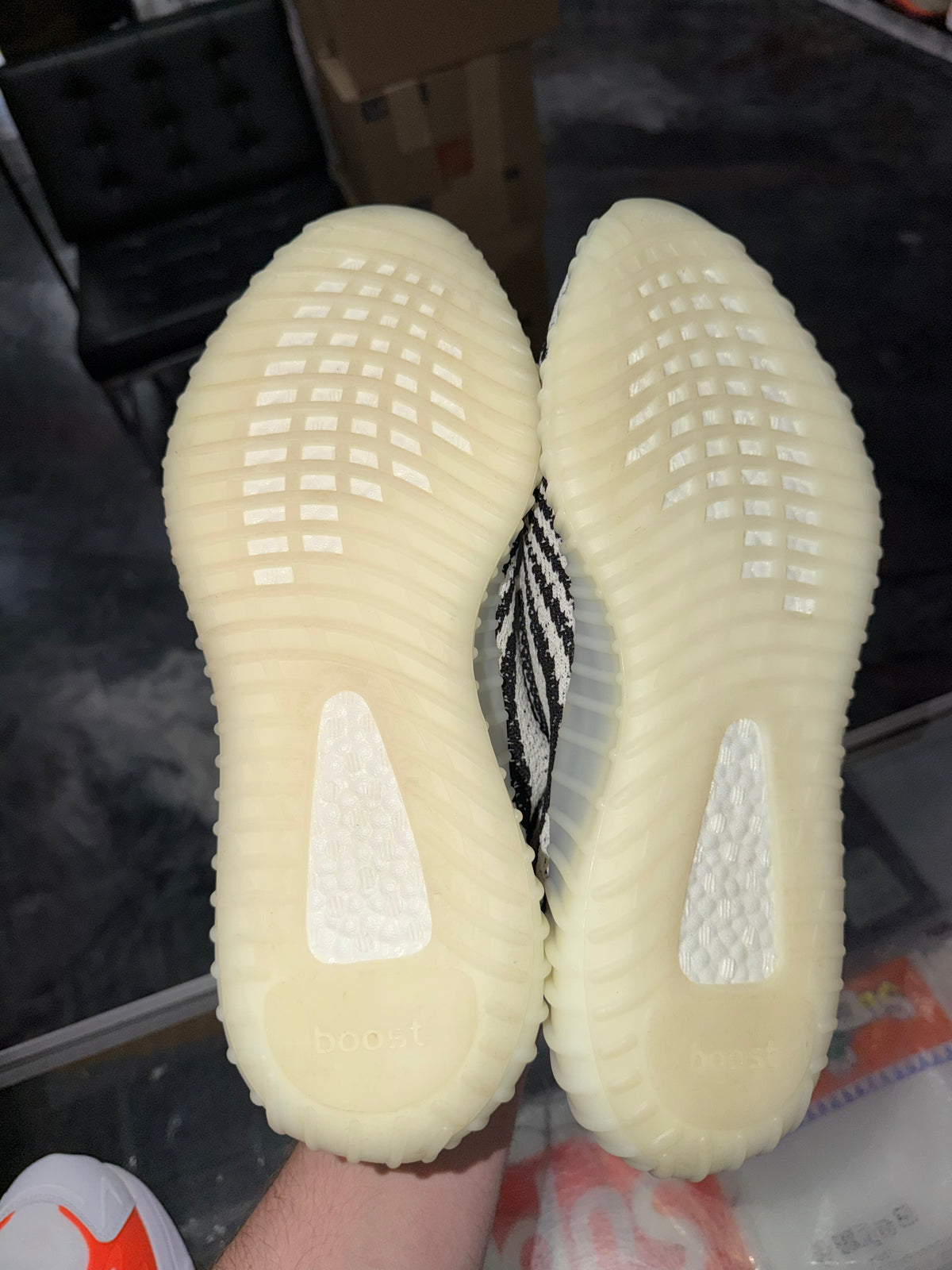 Adidas Yeezy Boost 350 V2 Zebra sneaker, worn 1x, size 12 – view 7