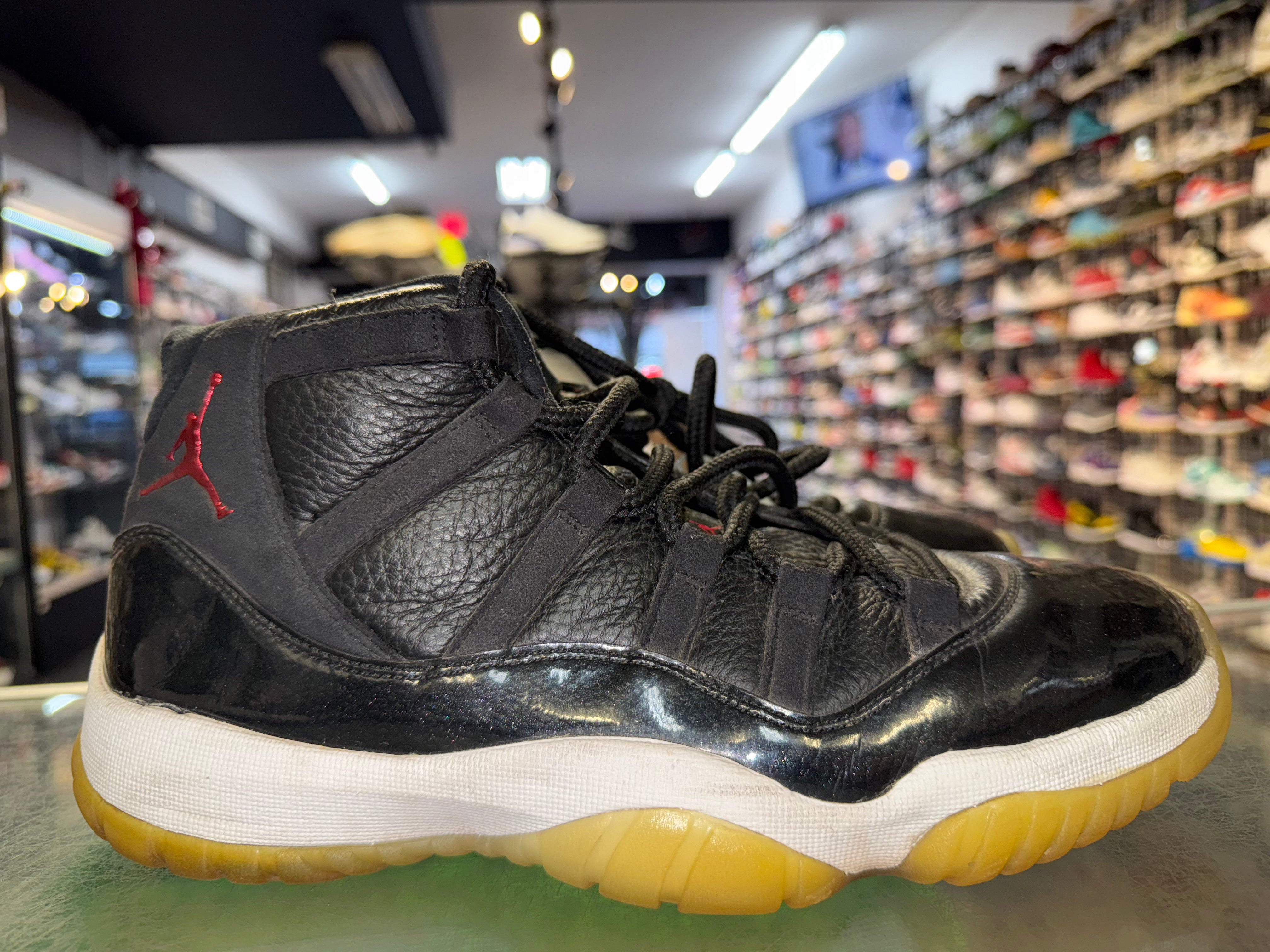 Size 9 AJ 11 "72-10" - NB