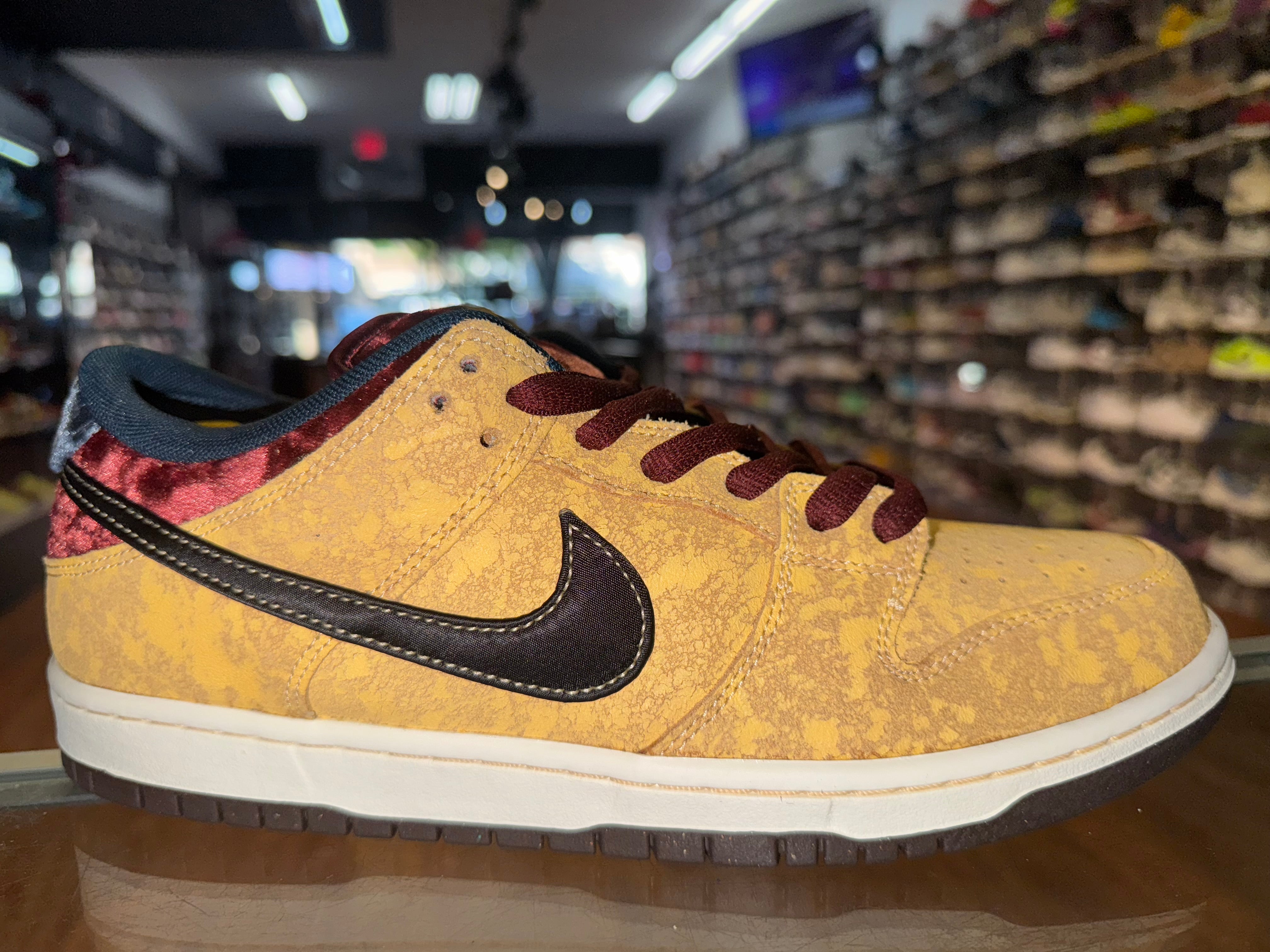 Size 9 Dunk Low SB "City of Cinema" Brand New