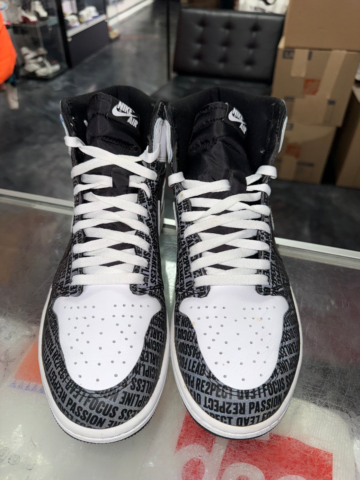 Air Jordan 1 Derek Jeter RW2PECT sneaker, pre-owned, size 11 – view 5