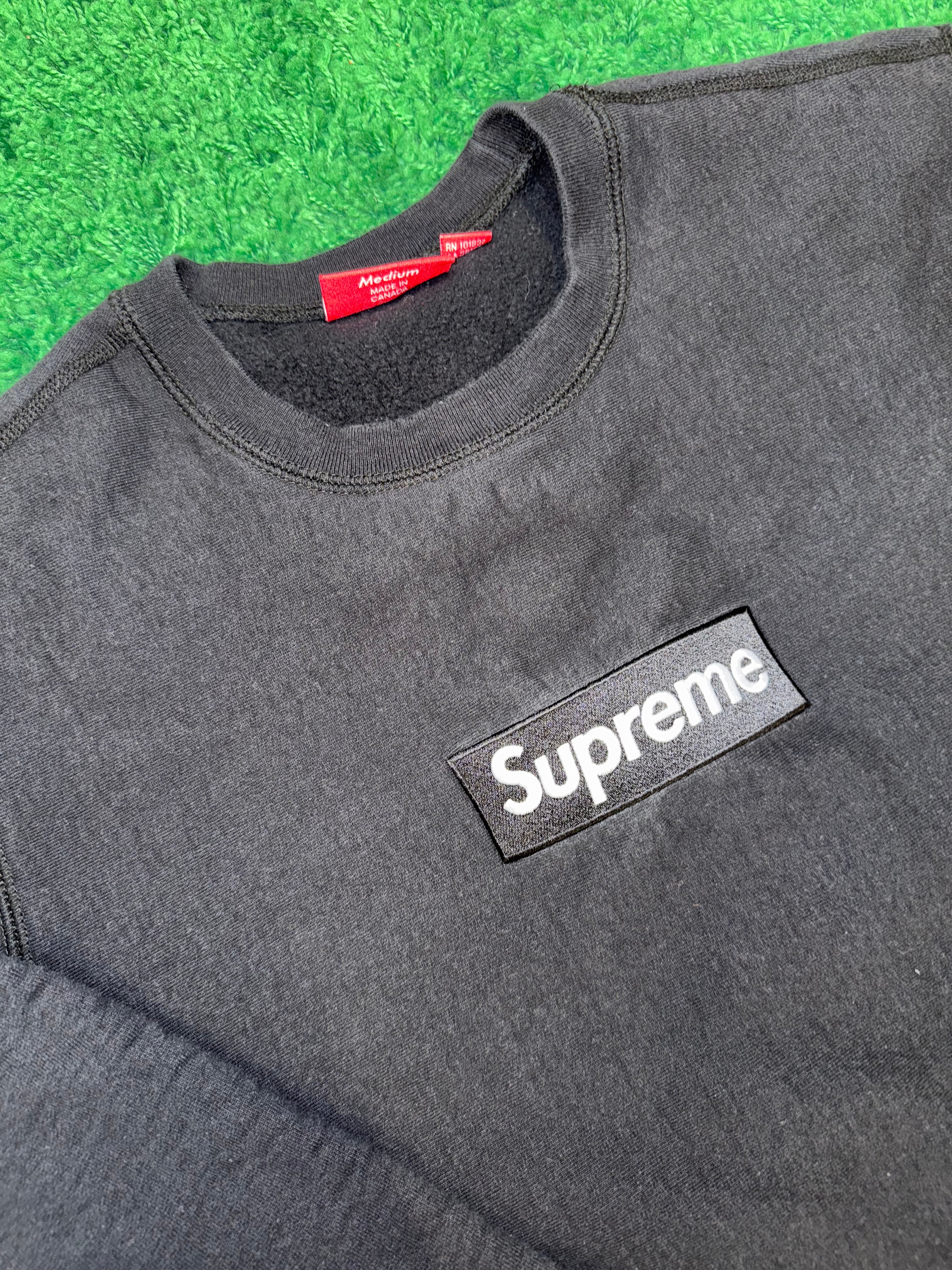 Size M Supreme Box Logo Crewneck “Black”