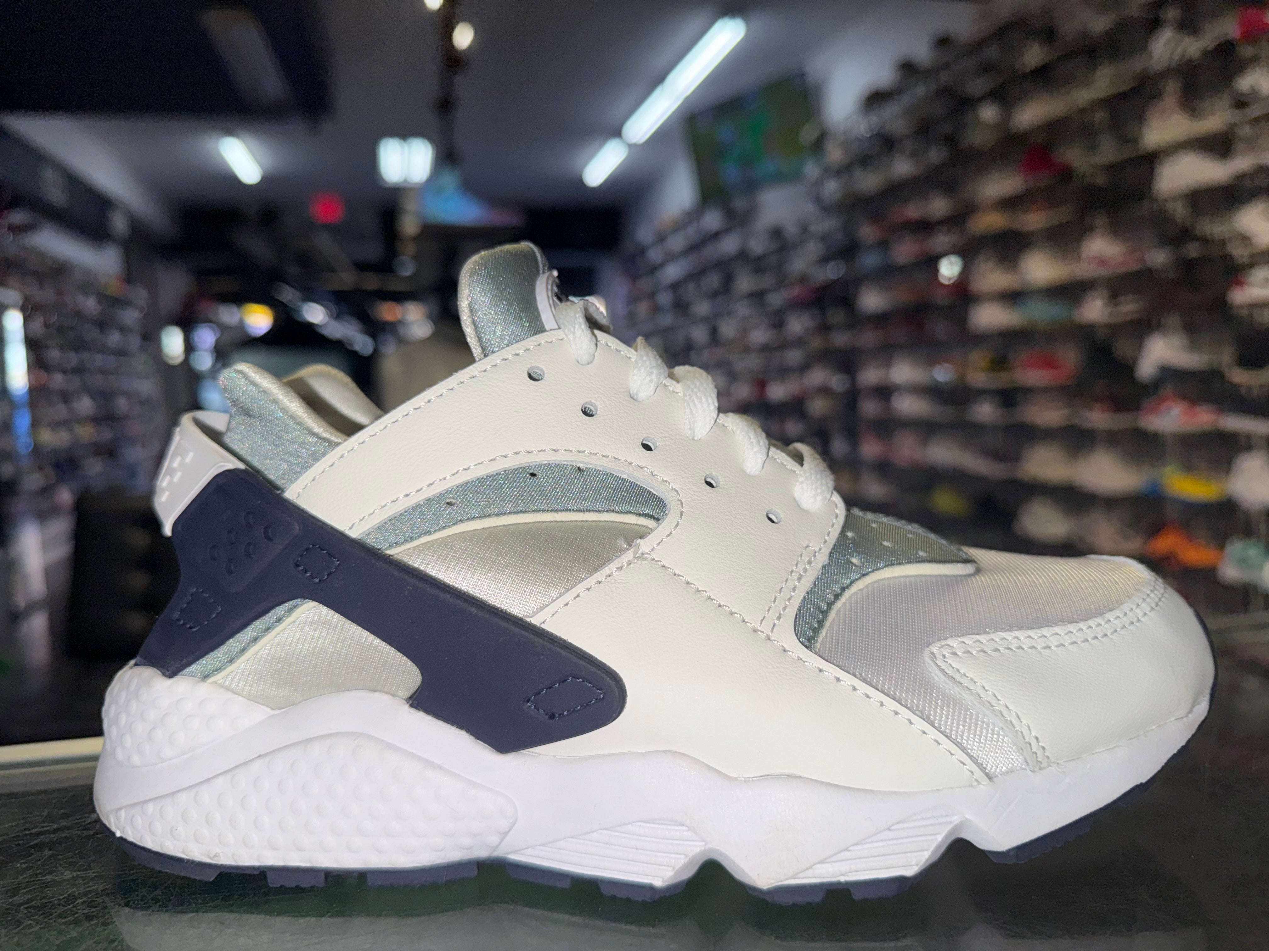 Size 6 (7.5W) Air Huarache "Navy White"