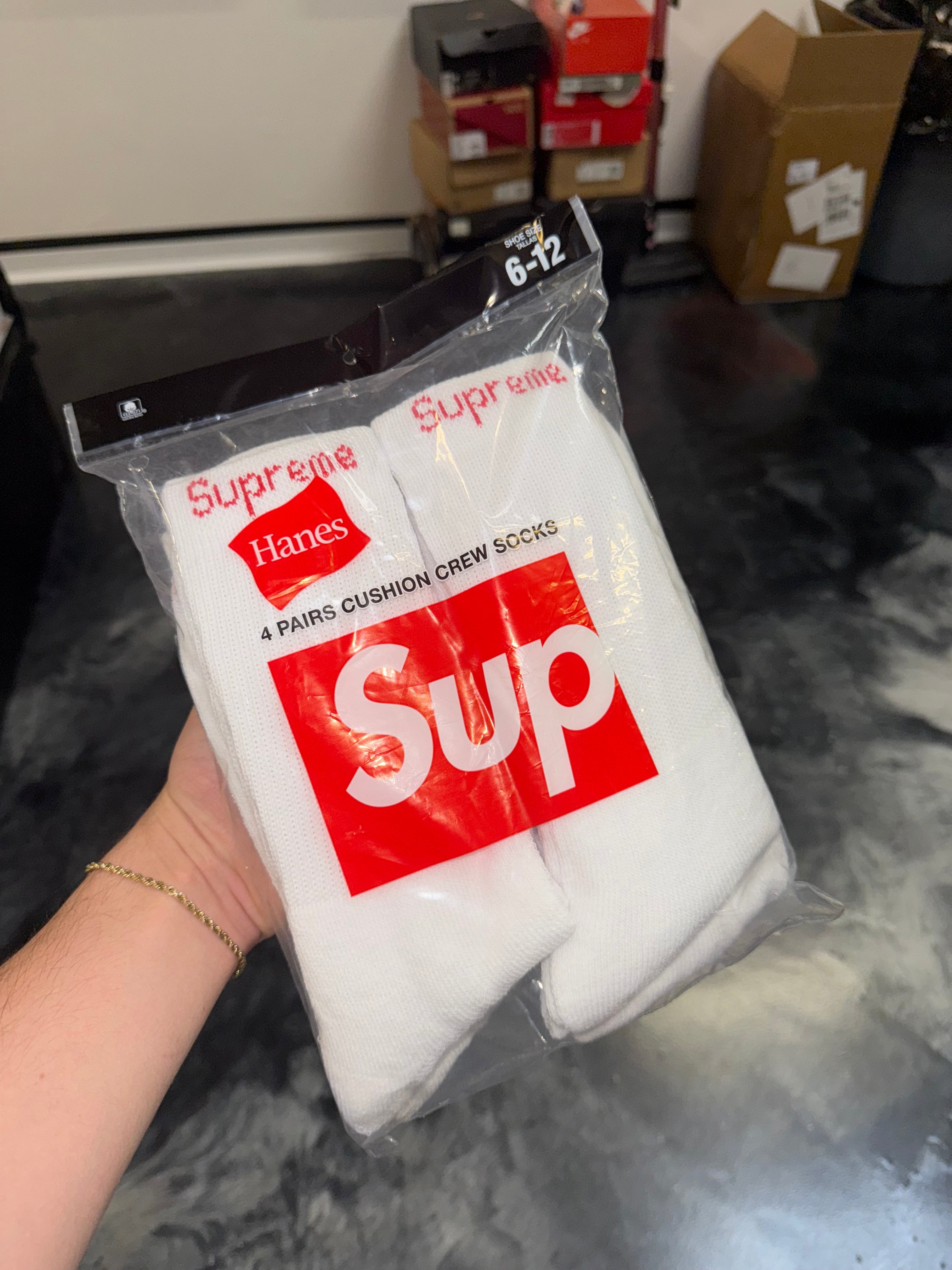 Size OS Supreme Hanes 4 Pack Socks “White” Brand New