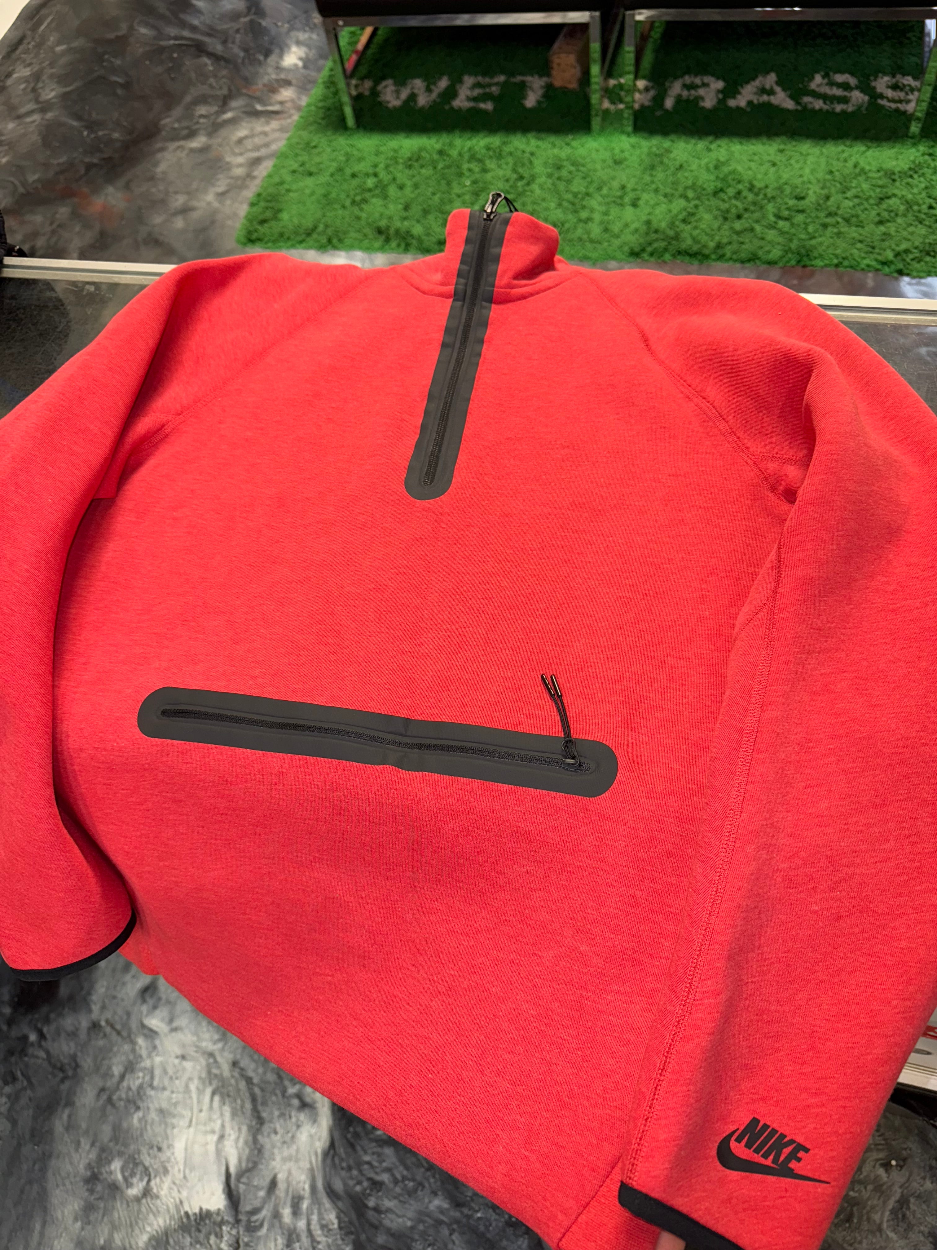 Large Nike Tech Crewneck Red - Worn 1x