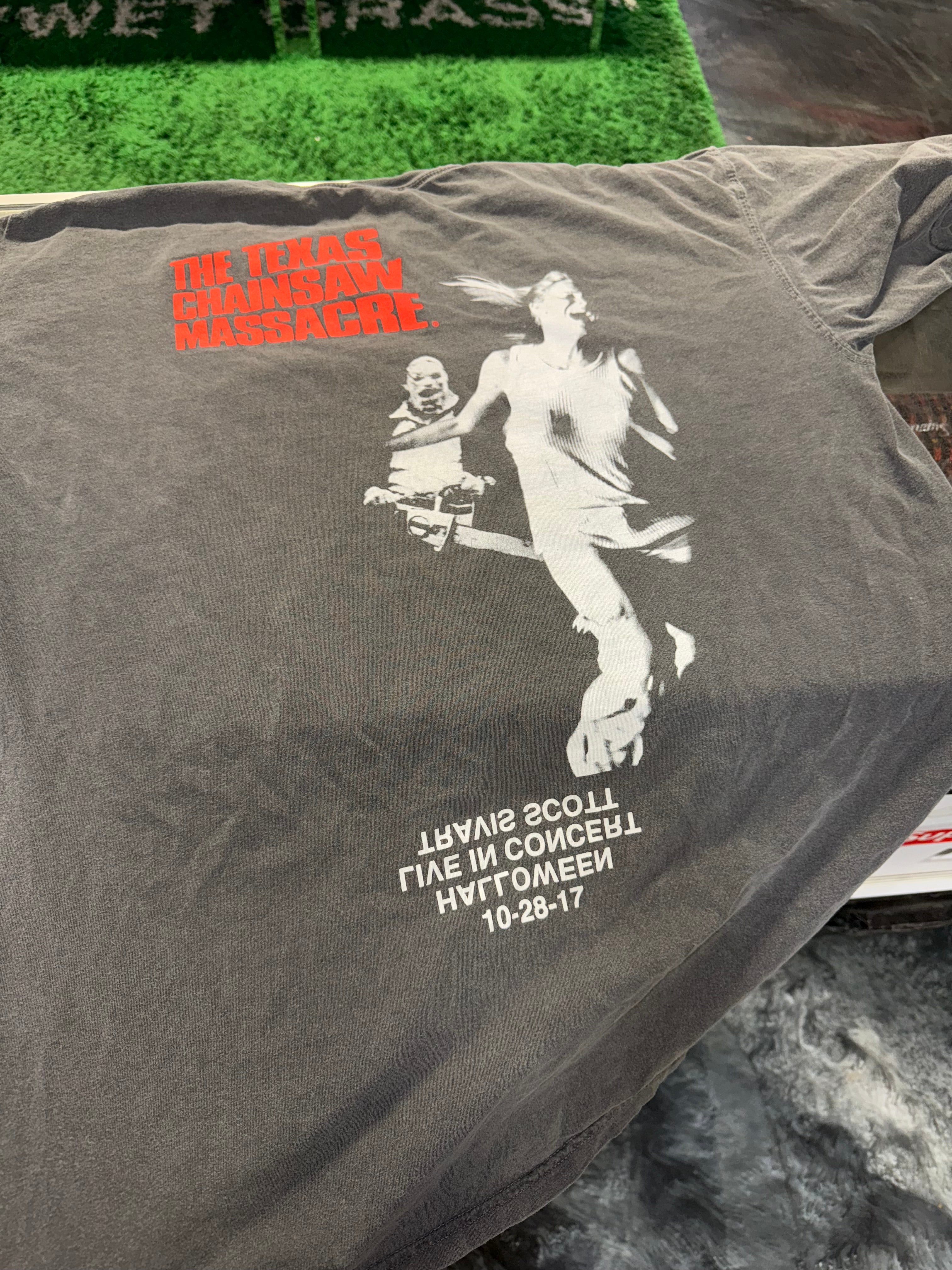 Size L Travis Scott x Chainsaw Massacre Tee “Grey”