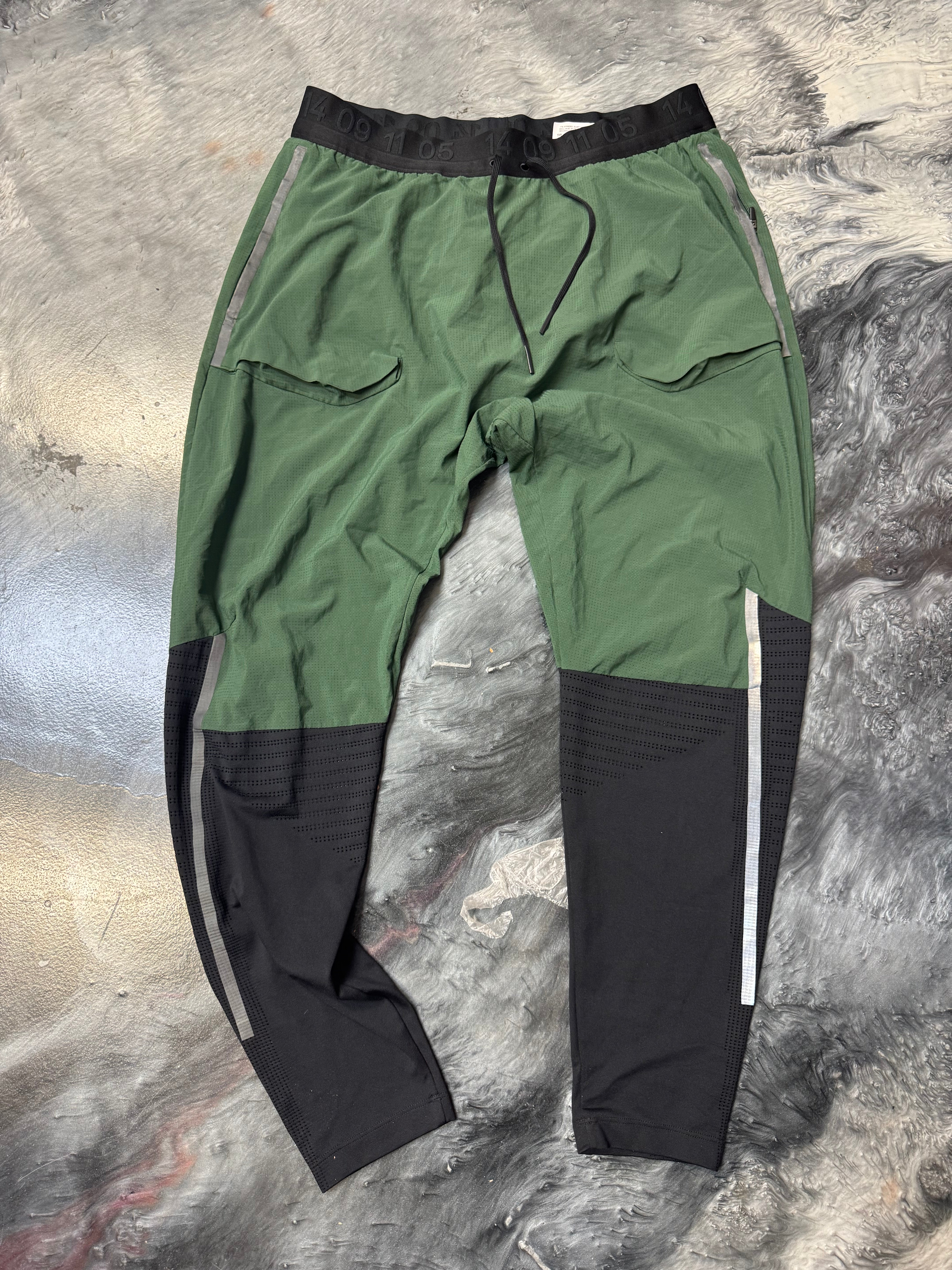 Large Nike Thermal Pant Green Black FREE