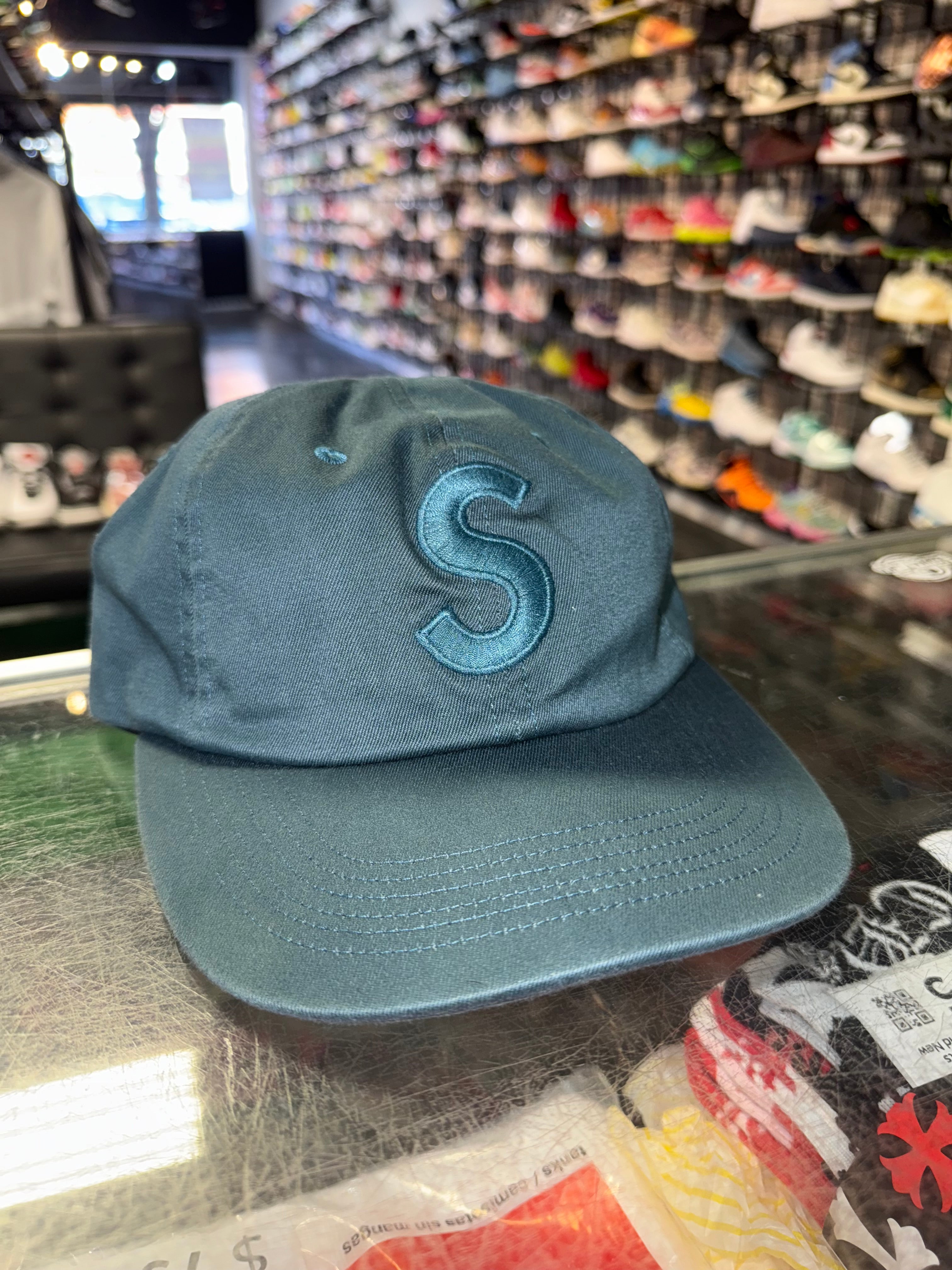 Size OS Supreme 6 Panel Hat “Slate”
