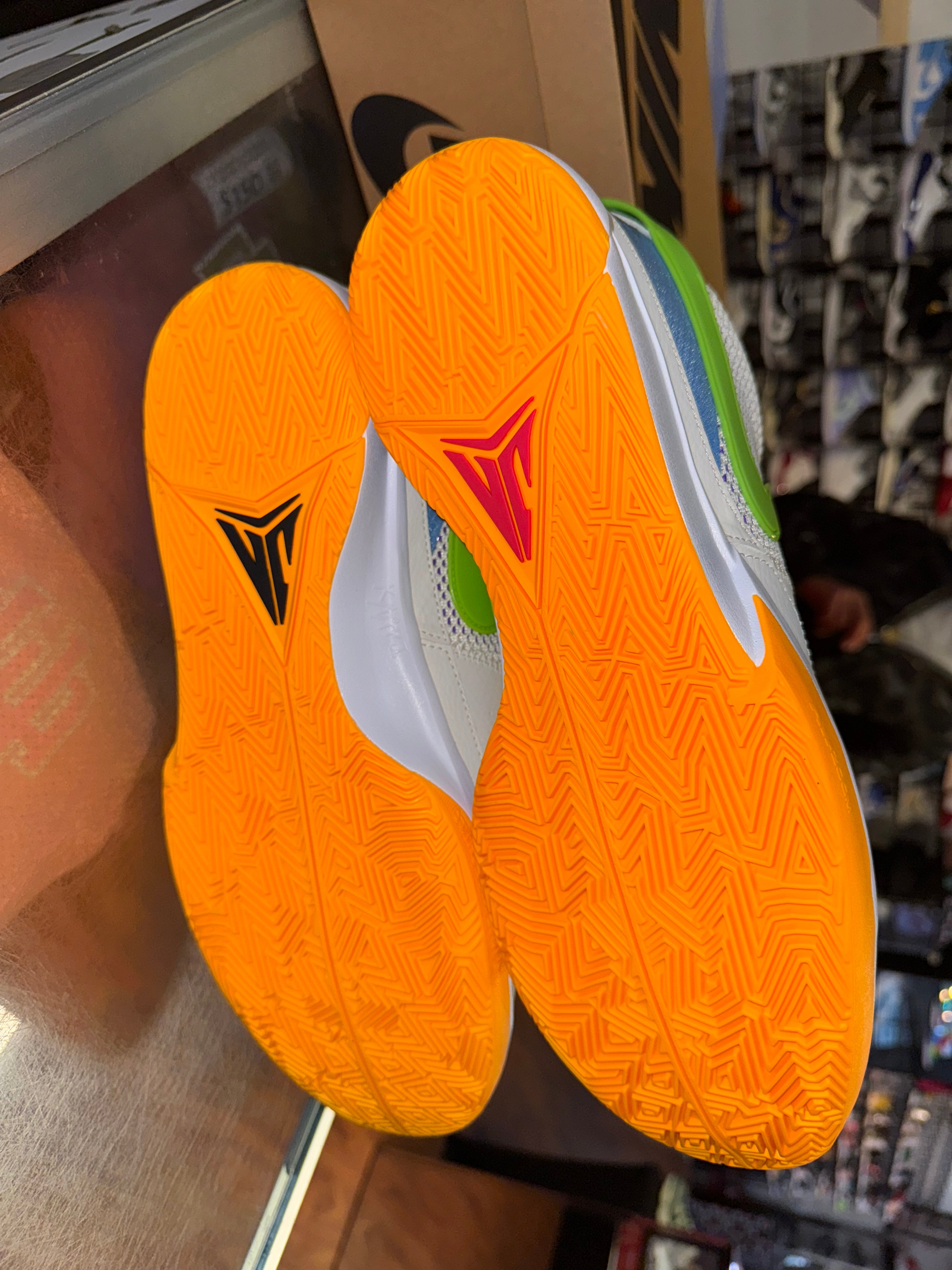 Size 13 Ja 1 "Family Trivia" Brand New