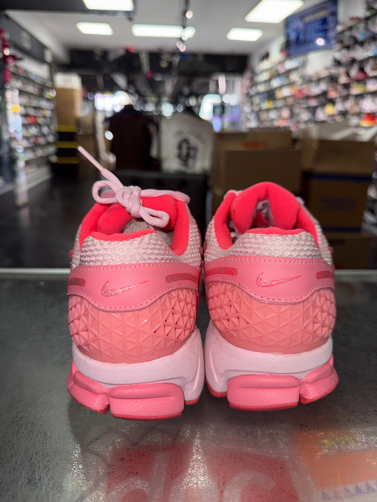 Nike Zoom Vomero 5 Coral Chalk Hot Punch sneaker, pre-owned, size 8 (9.5W) – view 6