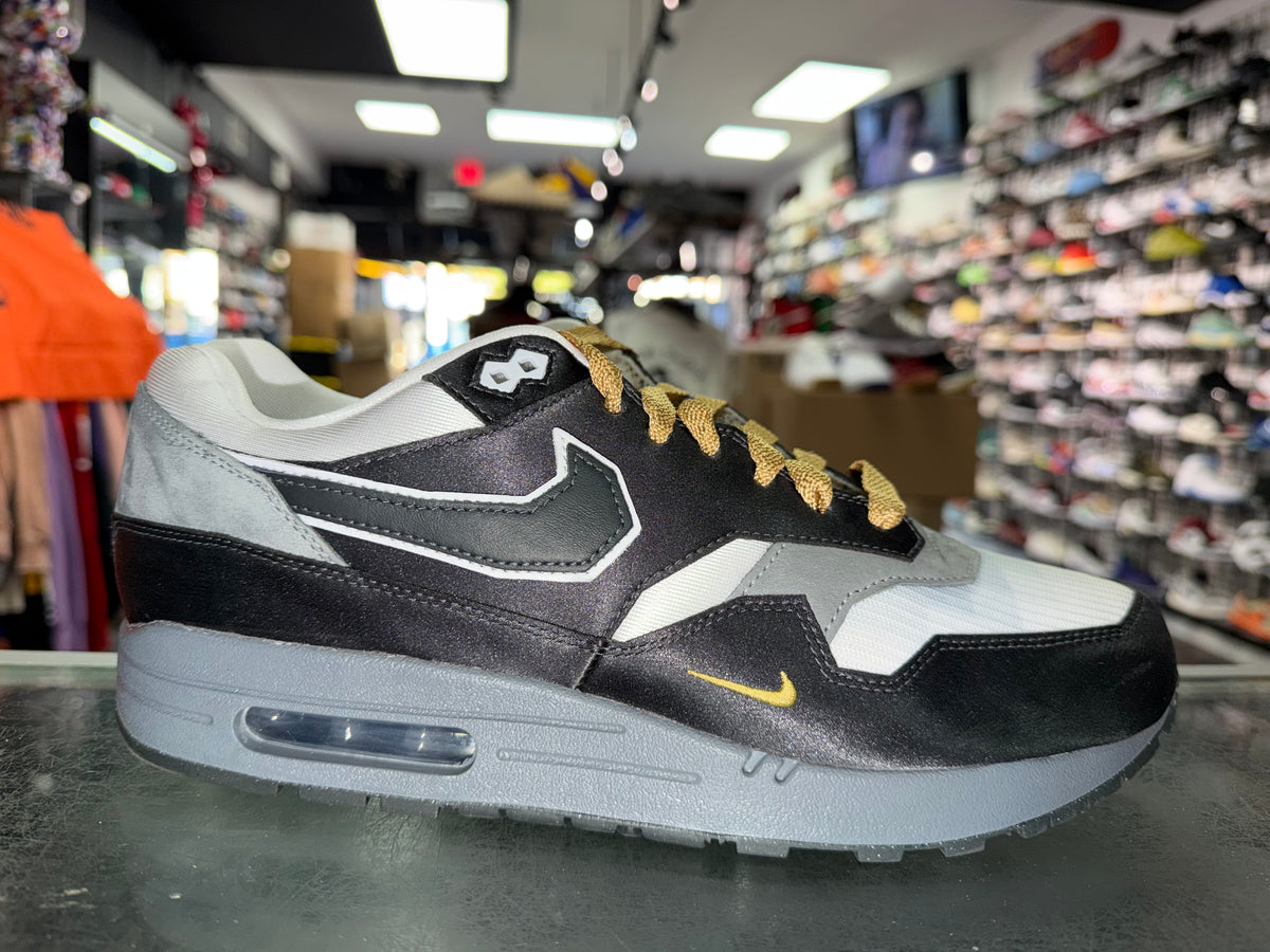 Nike Air Max 1 .SWOOSH Low Poly Big Head Mode sneaker, pre-owned, size 10.5