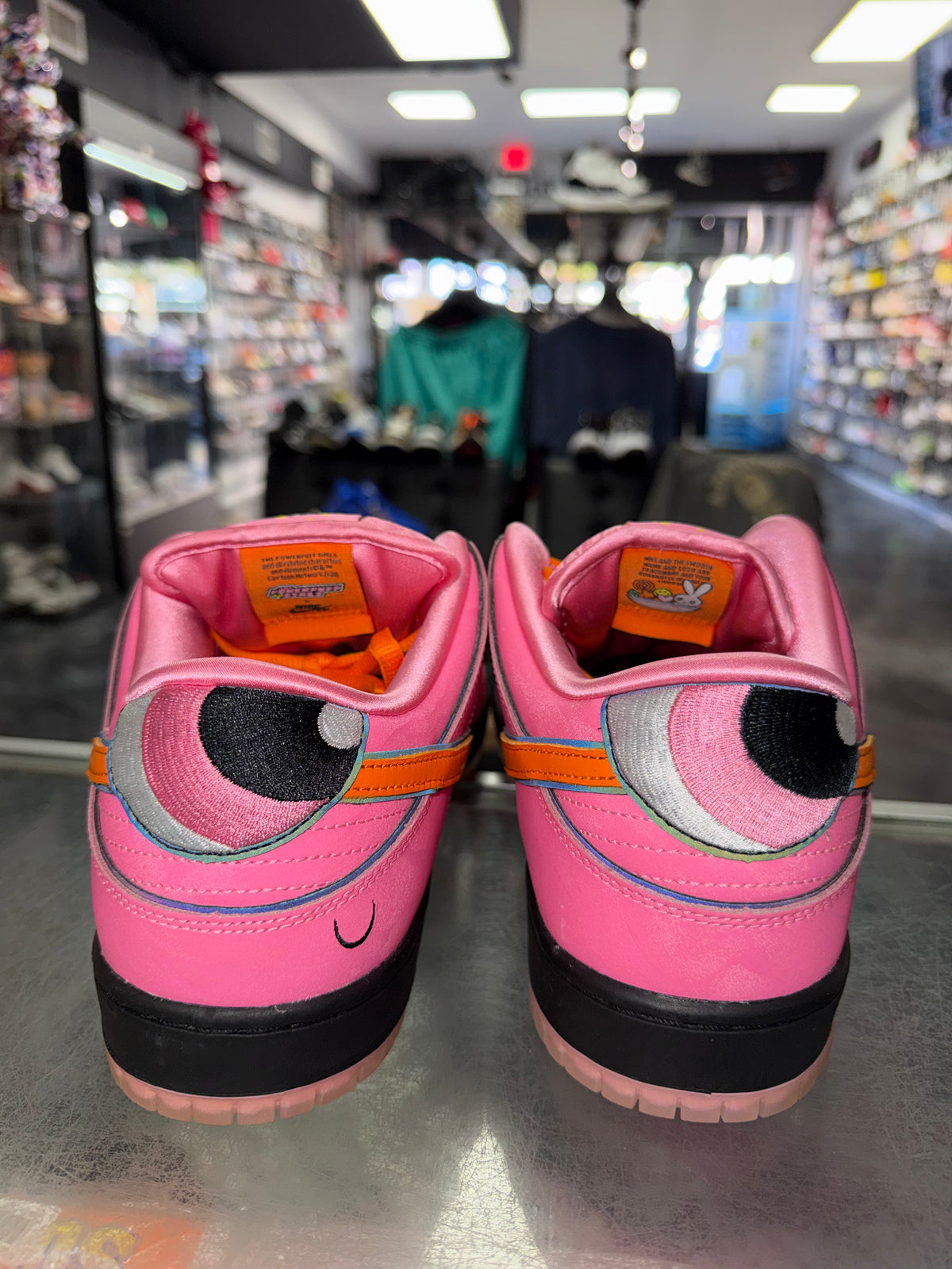 Nike Dunk Low SB The Powerpuff Girls Blossom sneaker, pre-owned, size 12 – view 6