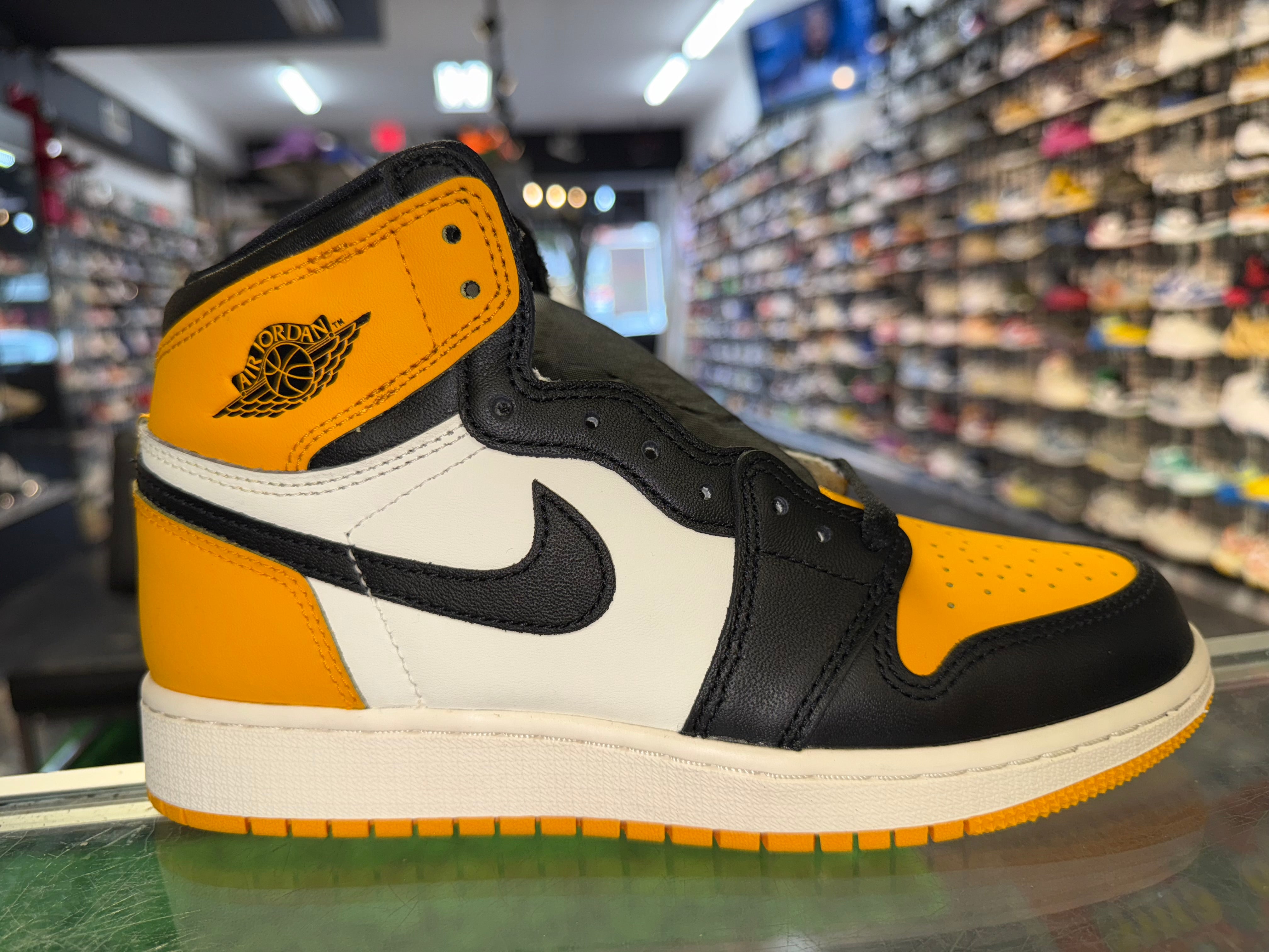 Size 5y Air Jordan 1 "Taxi" Brand New