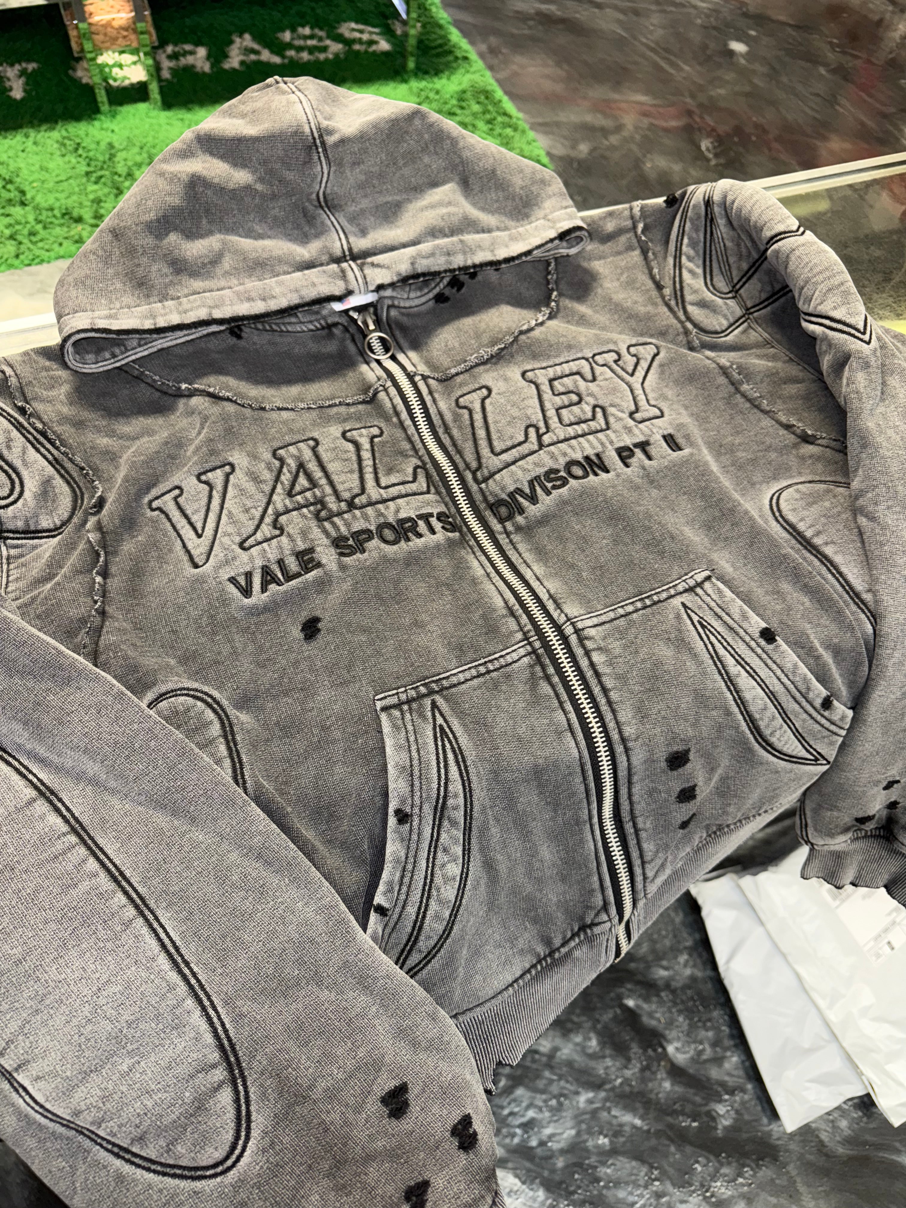 Size XL (Fits L) Vale Armor Zip Up Hoodie “Black/Grey”