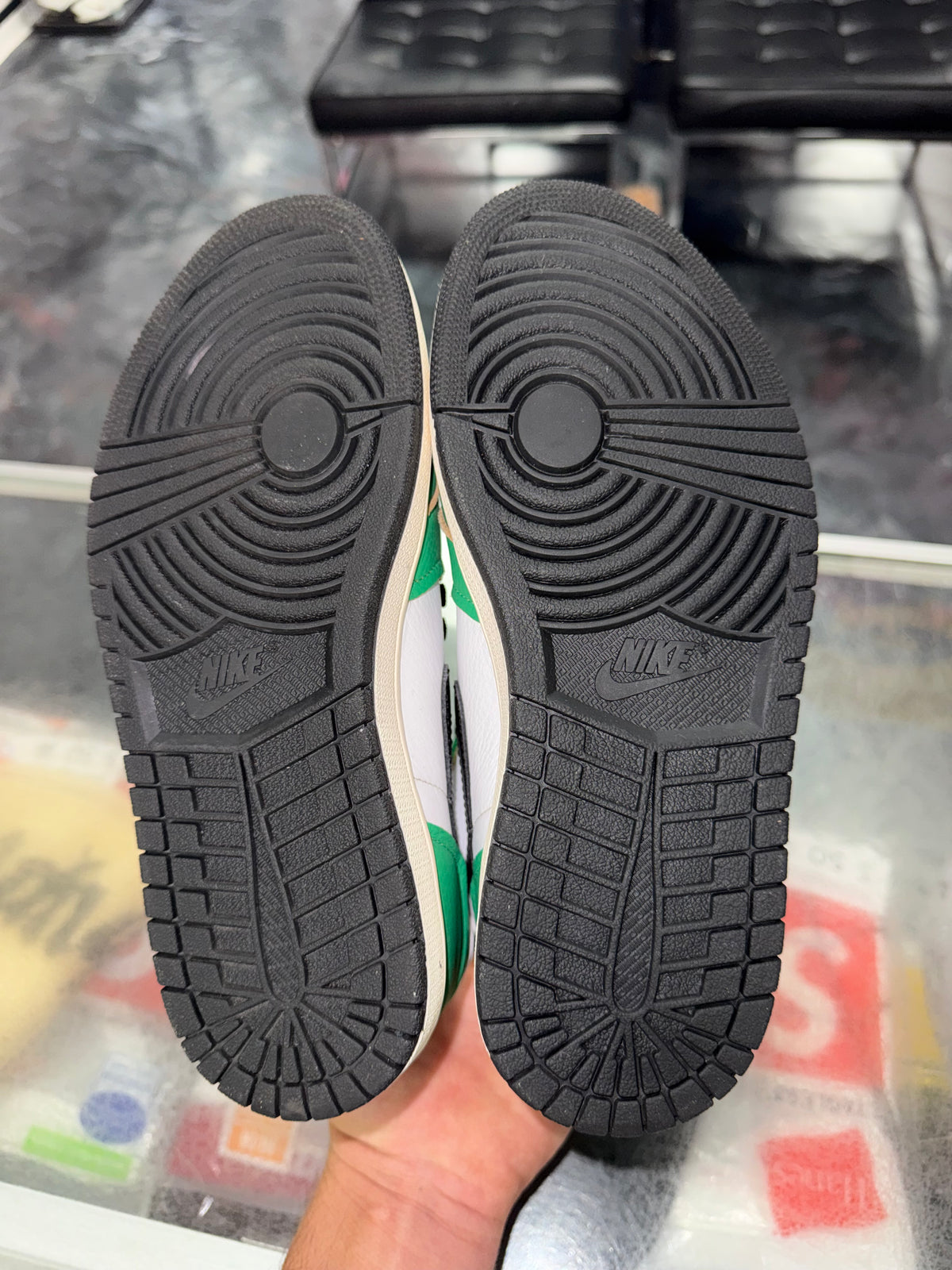 Air Jordan 1 Lucky Green sneaker, pre-owned, size 5 (6.5W) – view 7