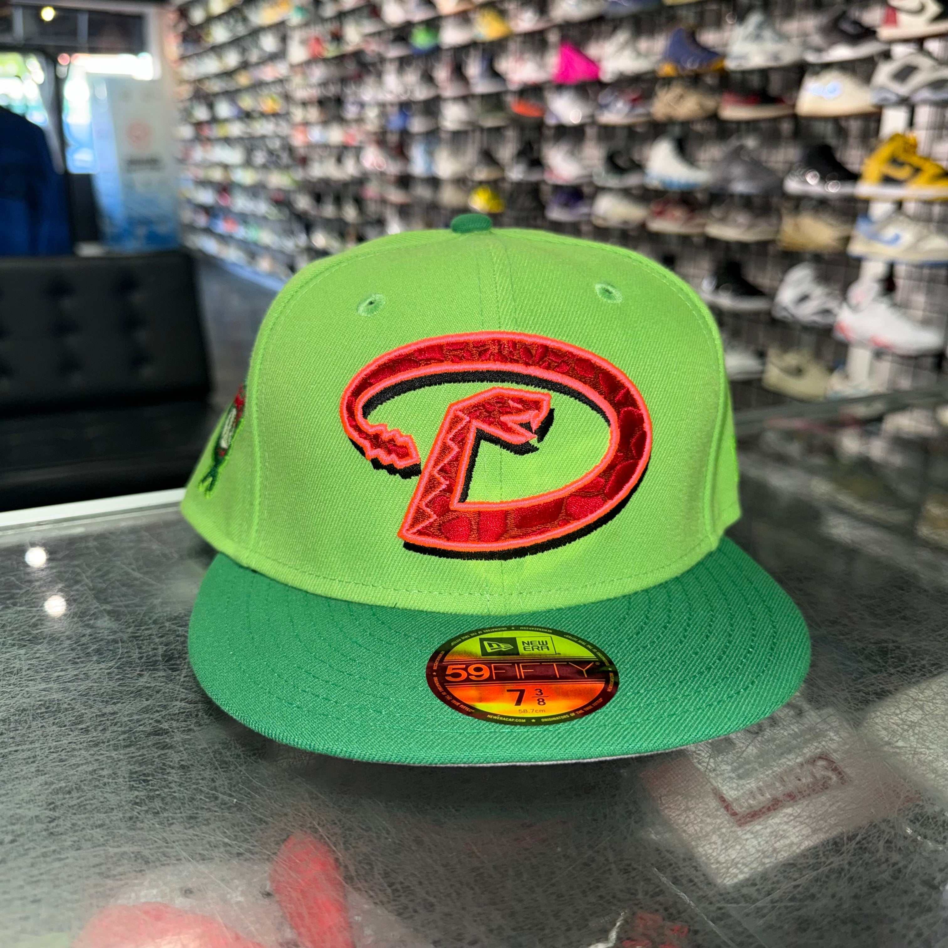 Size 7 3/8 New Era Fitted Hat “Diamondbacks Grinch Green” Brand New