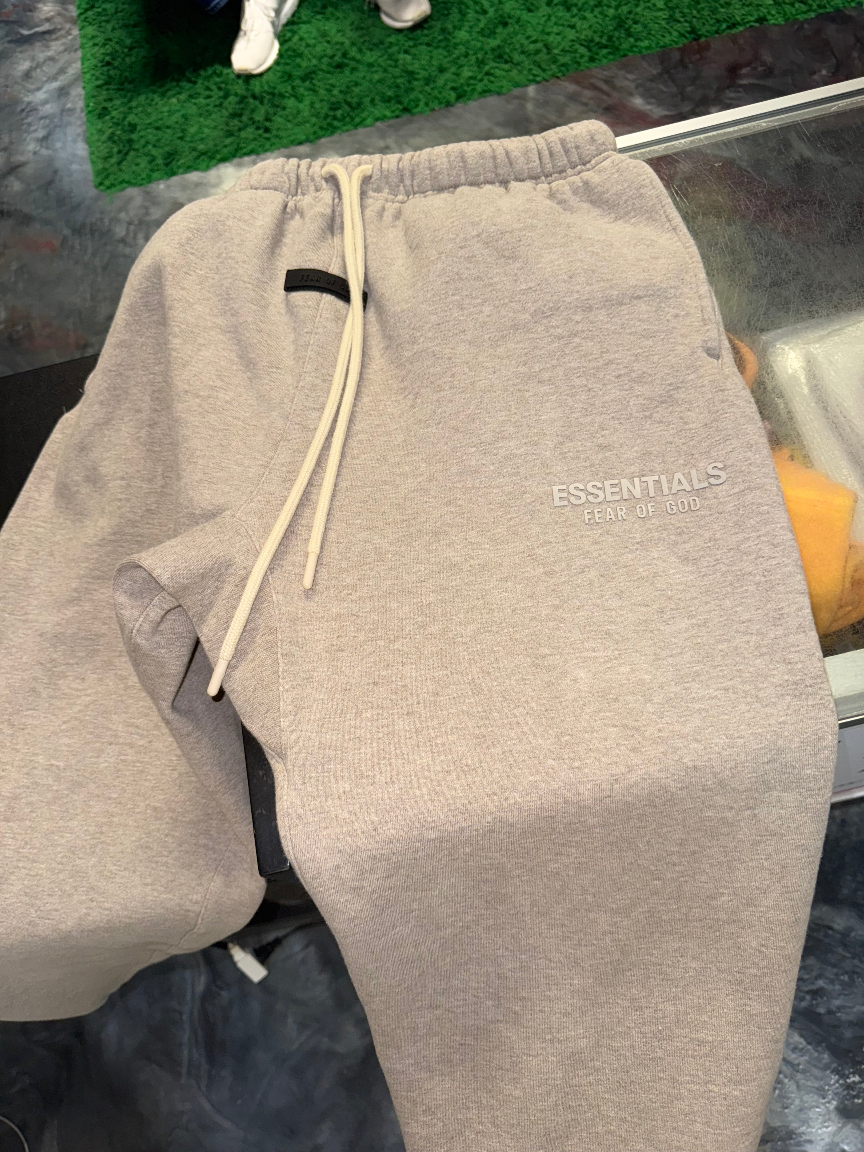 Size M Essentials FOG Sweatpants “Core Heather”