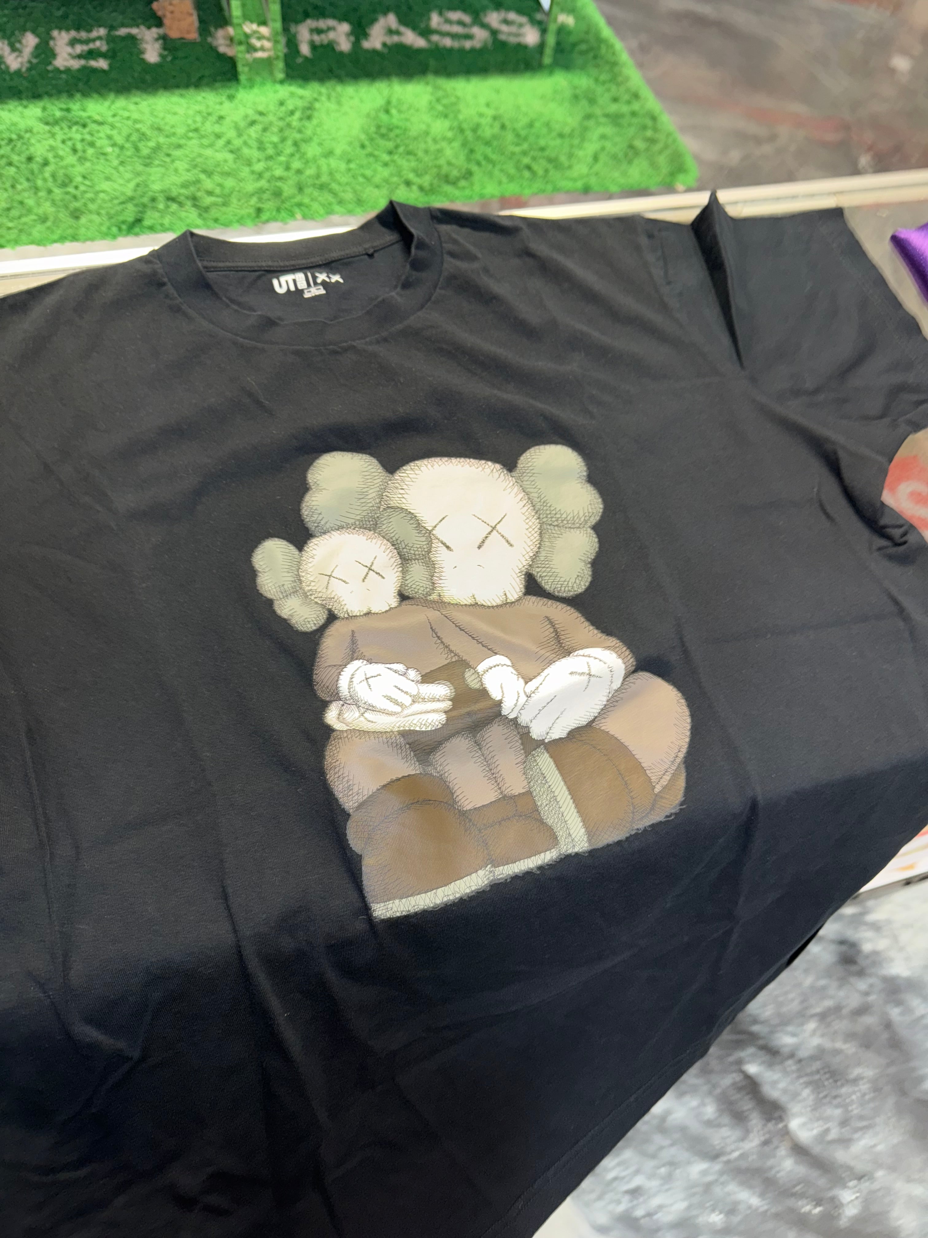 Size XL Kaws x Uniqlo Graphic Tee “Black”
