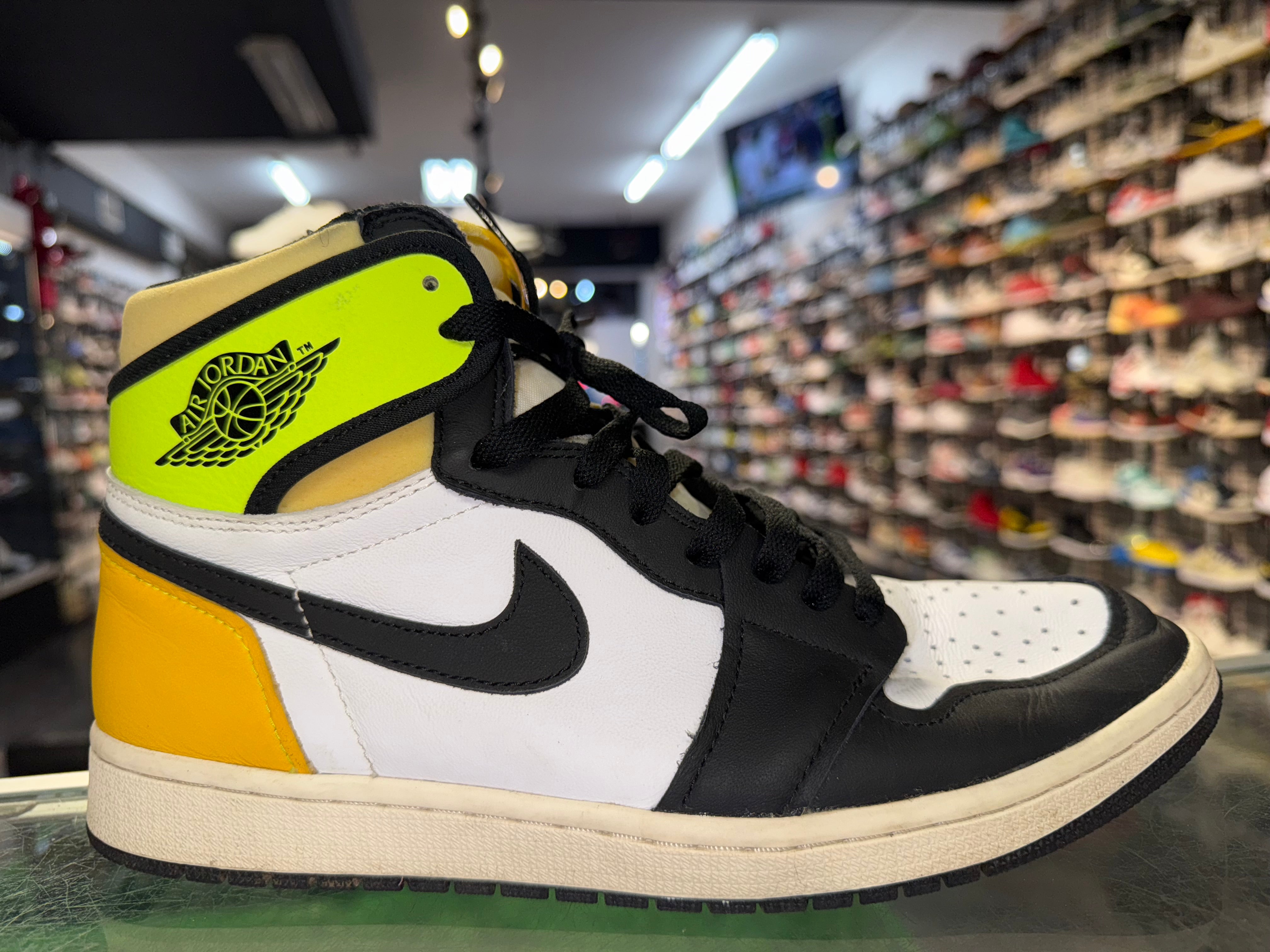 Size 10 AJ 1 "University Gold" - NB