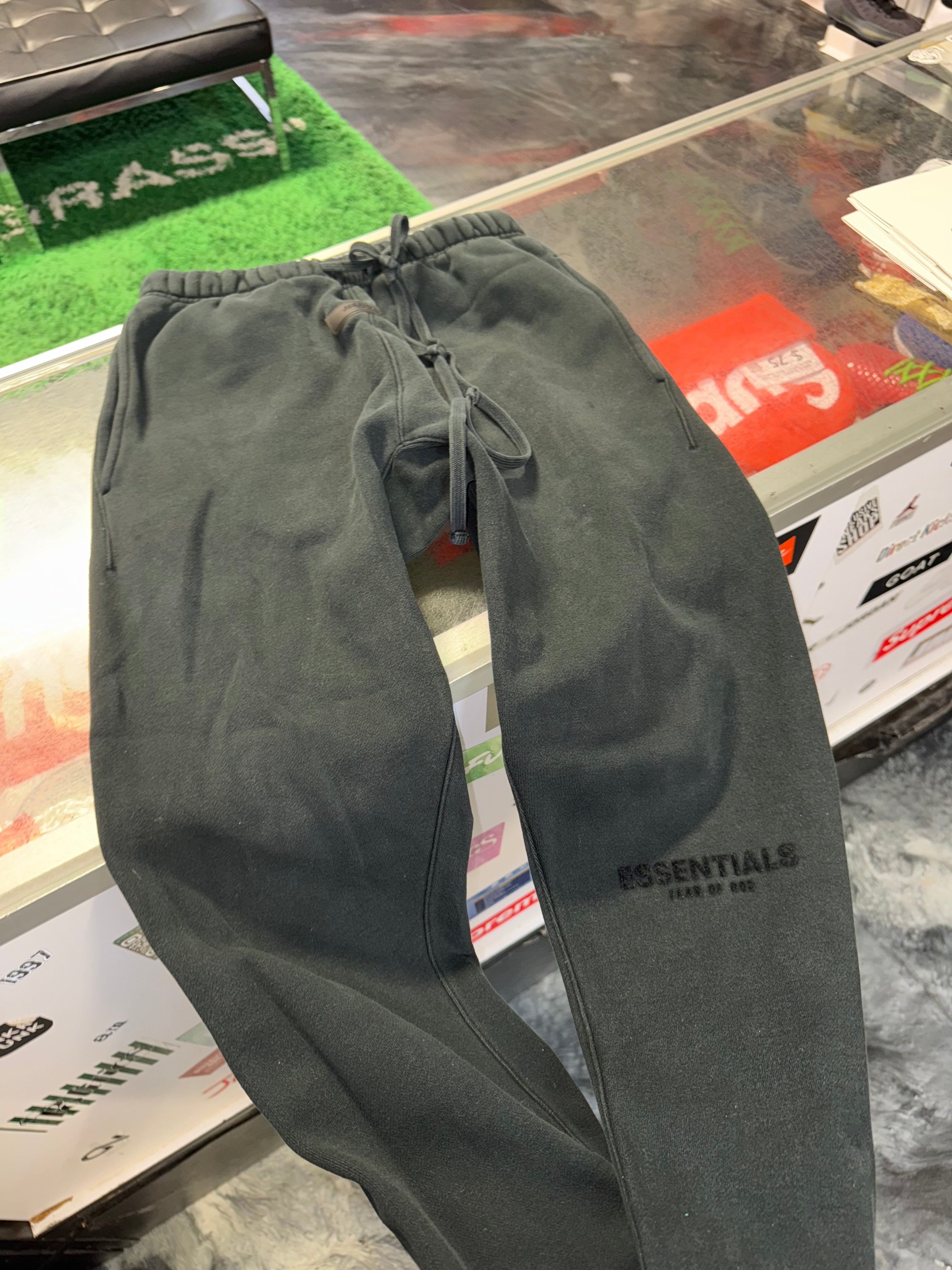 X-Small Essentials FOG Sweatpant "Black"