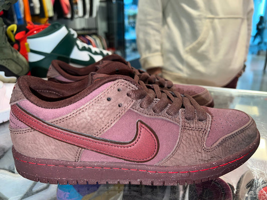 Size 7.5 Dunk Low SB “City of Love Burgundy” Brand New (Mall)