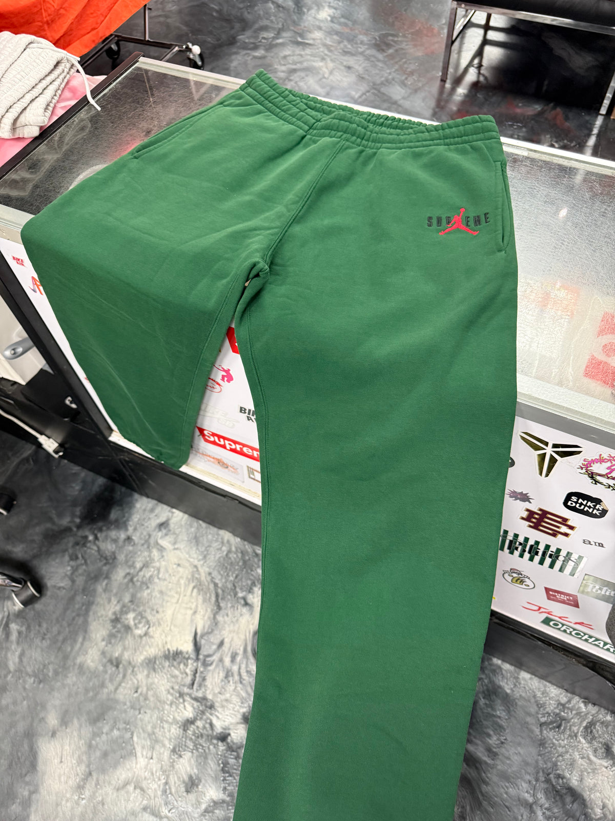 Supreme x Air Jordan Sweatpants Green, new, size S (Fits M) – view 3