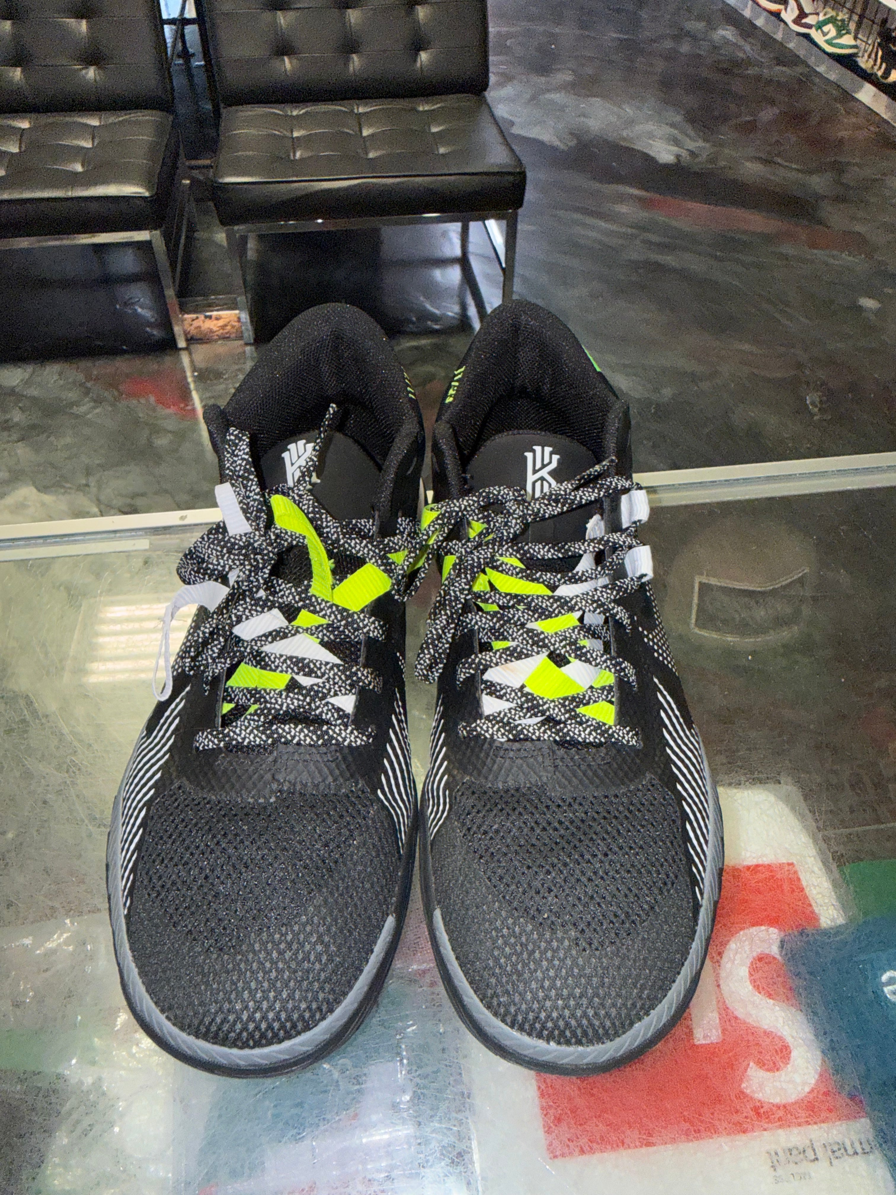 Size 10 Kyrie Flytrap V "Black Cool Grey"