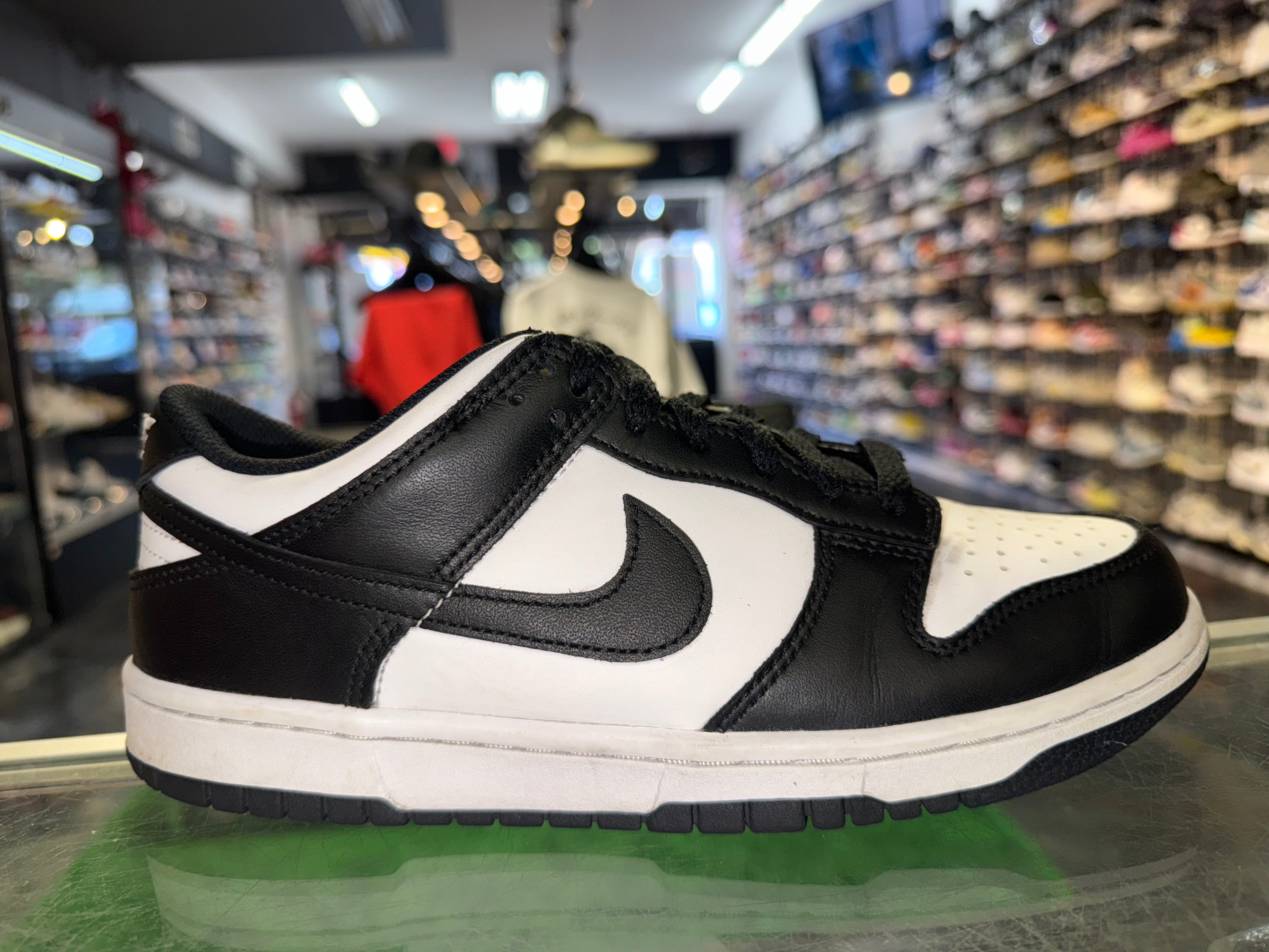 Size 6y Dunk Low “Panda”