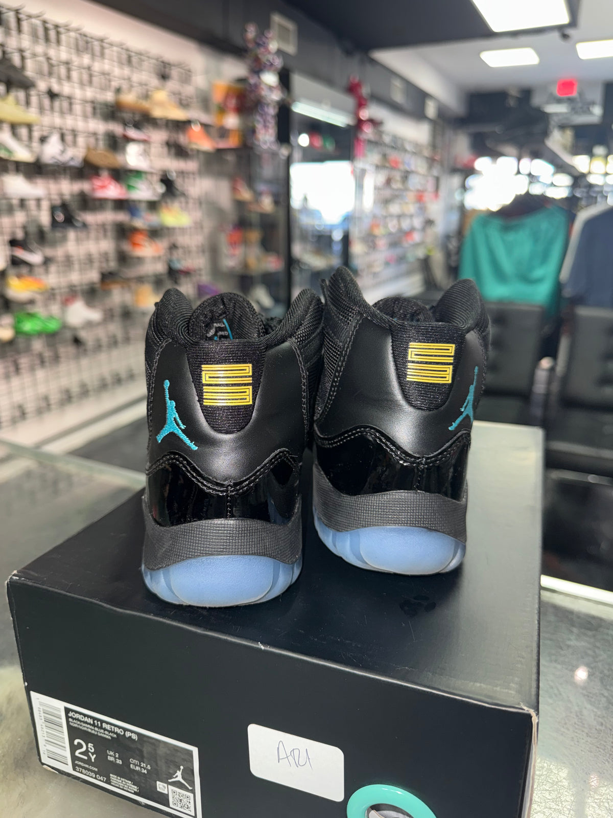 Air Jordan 11 Gamma Blue PS sneaker, pre-owned, size 2.5Y – view 4