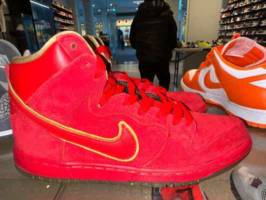 Size 9 Dunk High “Chinese New Year” (Mall)