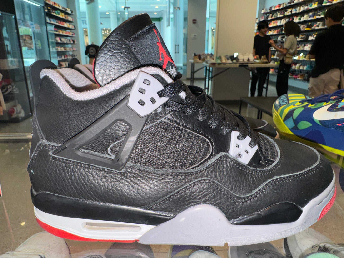 Size 7y Air Jordan 4 “Reimagined Bred” (Mall)