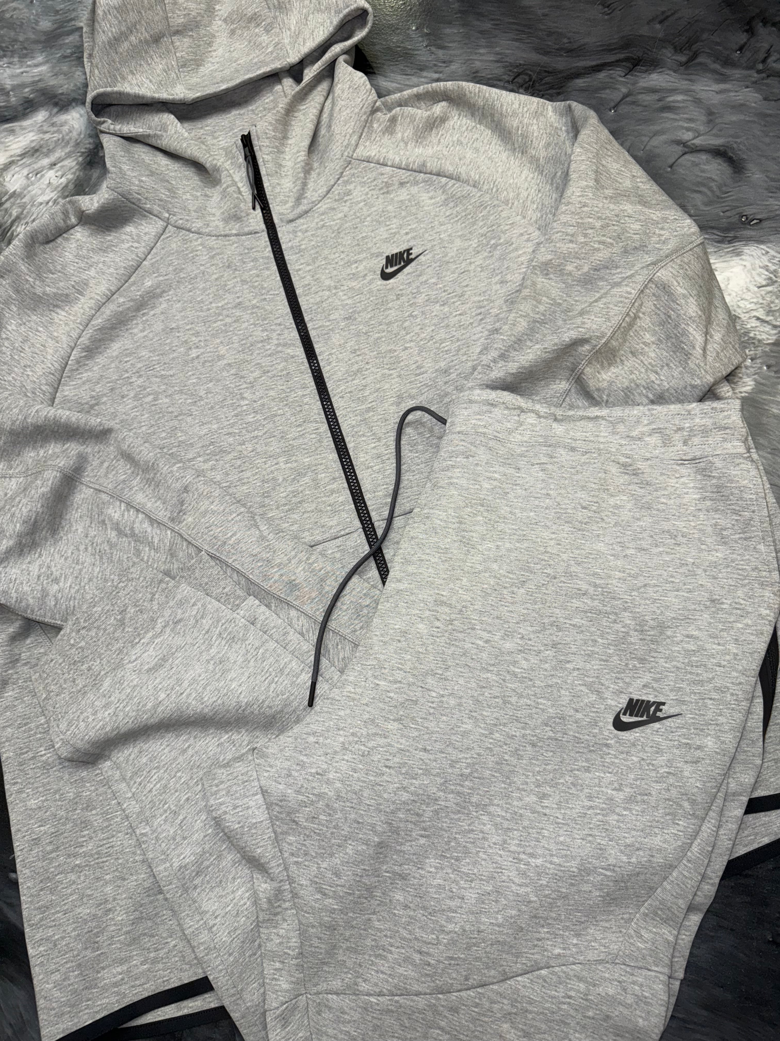 Size 3XL Nike Tech Full Suit “Grey” Brand New