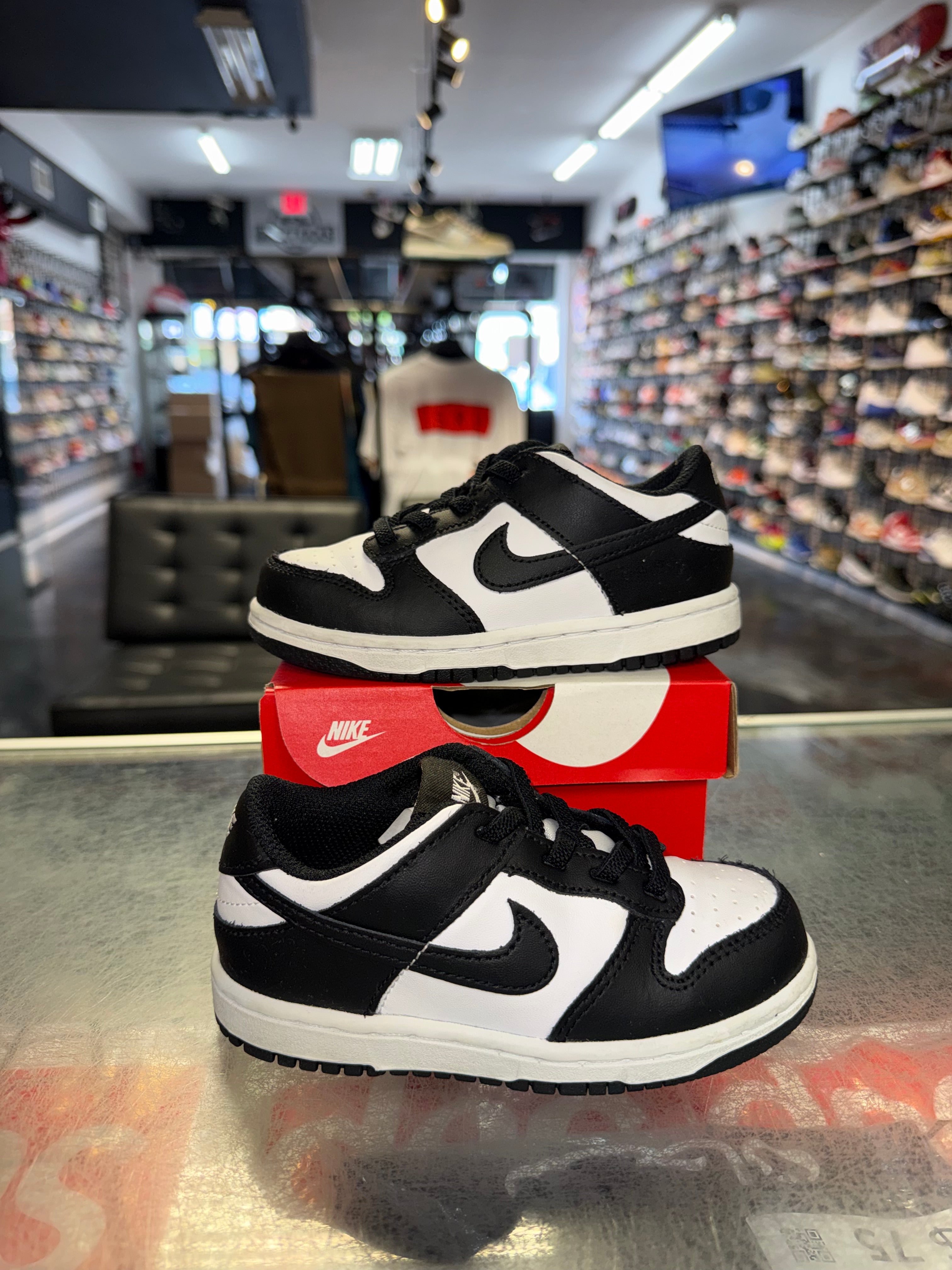 Size 9c Dunk Low "Panda" (TD)