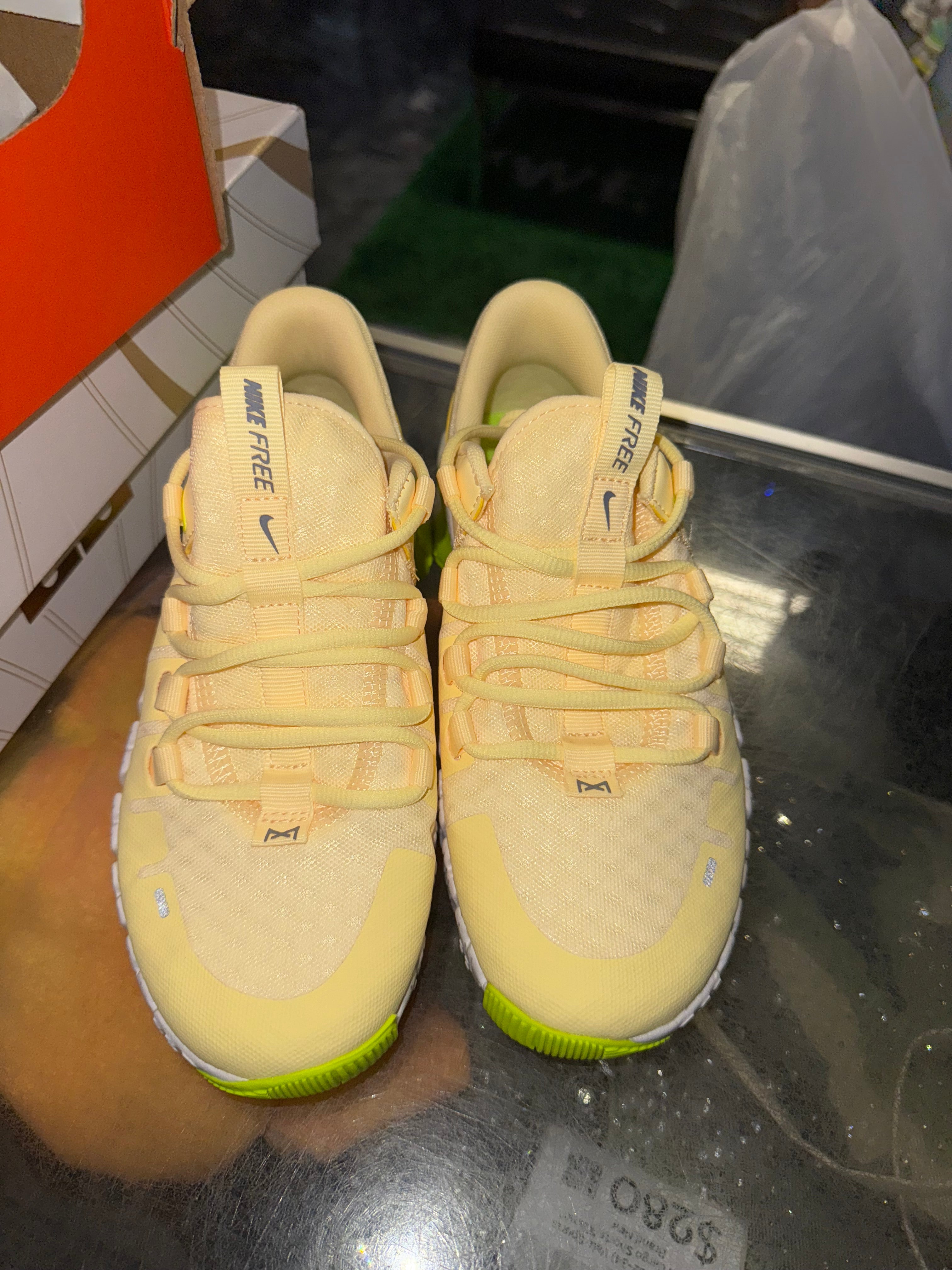 Size 5 (6.5W) Nike Free Metcon 5 "Citron Tint Volt" Brand New