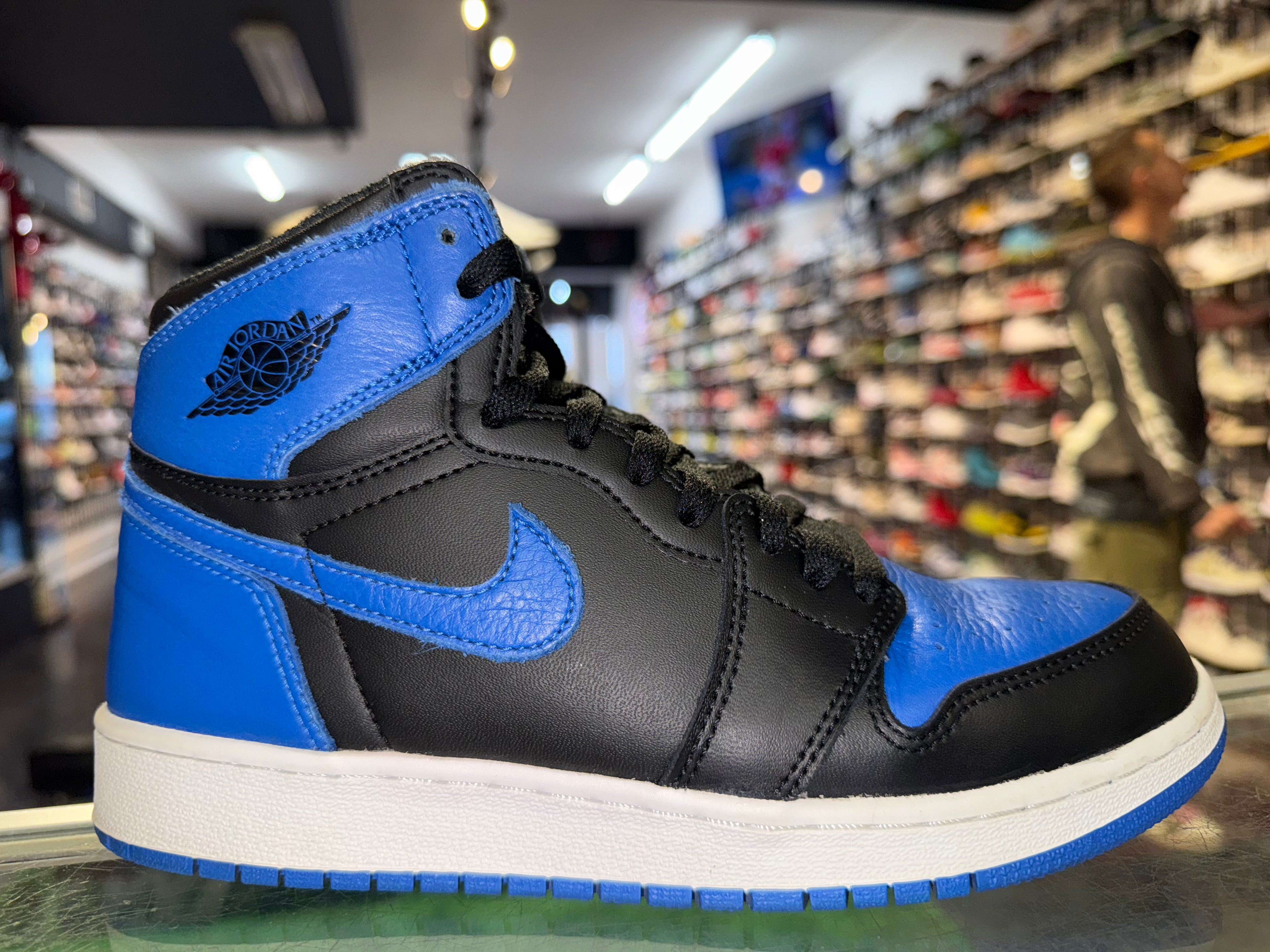 Size 6y Air Jordan 1 "Royal"