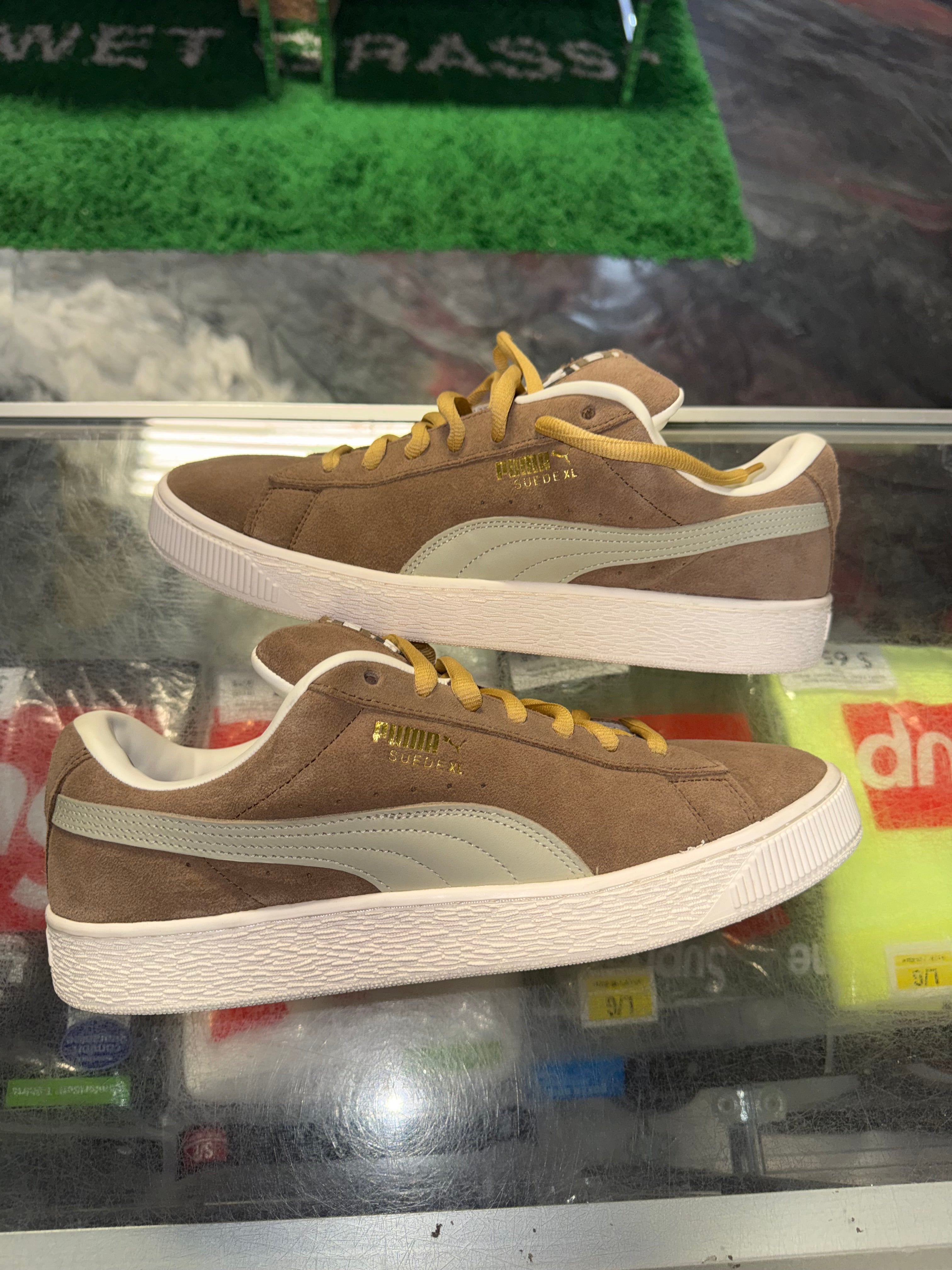 Size 12 Puma Suede "brown" - NB
