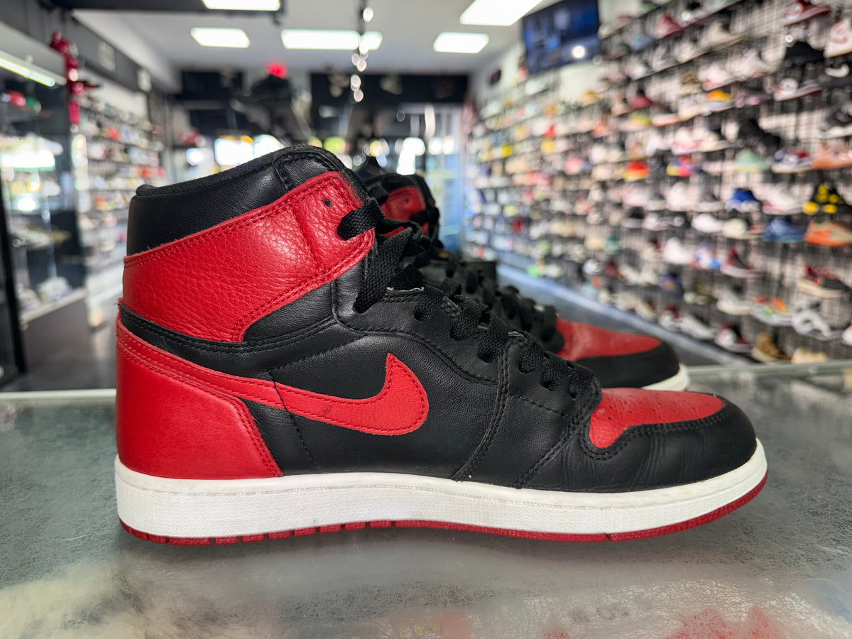 Air Jordan 1 Banned sneaker, pre-owned, size 11 – view 3