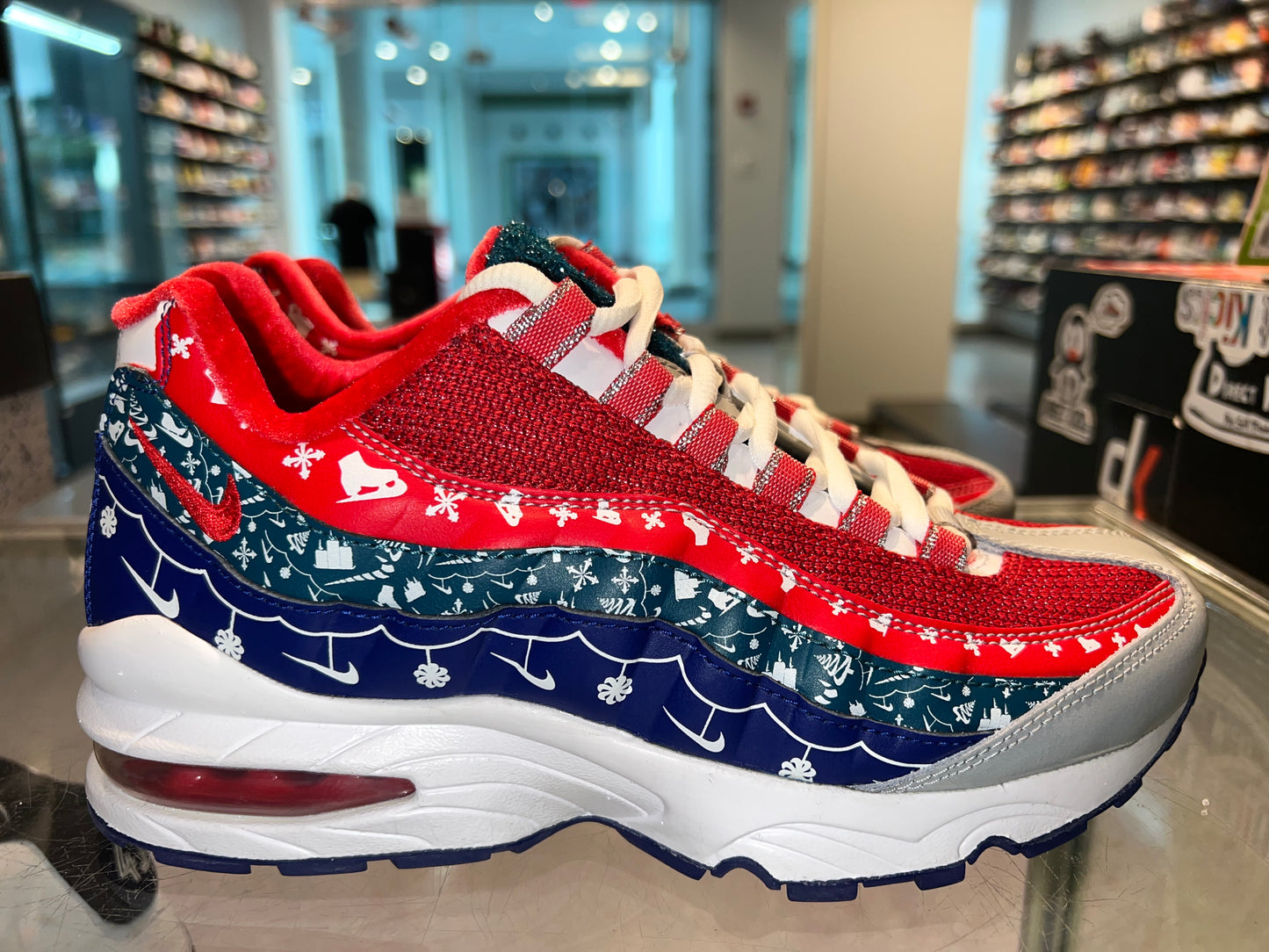 Size 5y Air Max 95 “Christmas Sweater” Brand New (Mall)