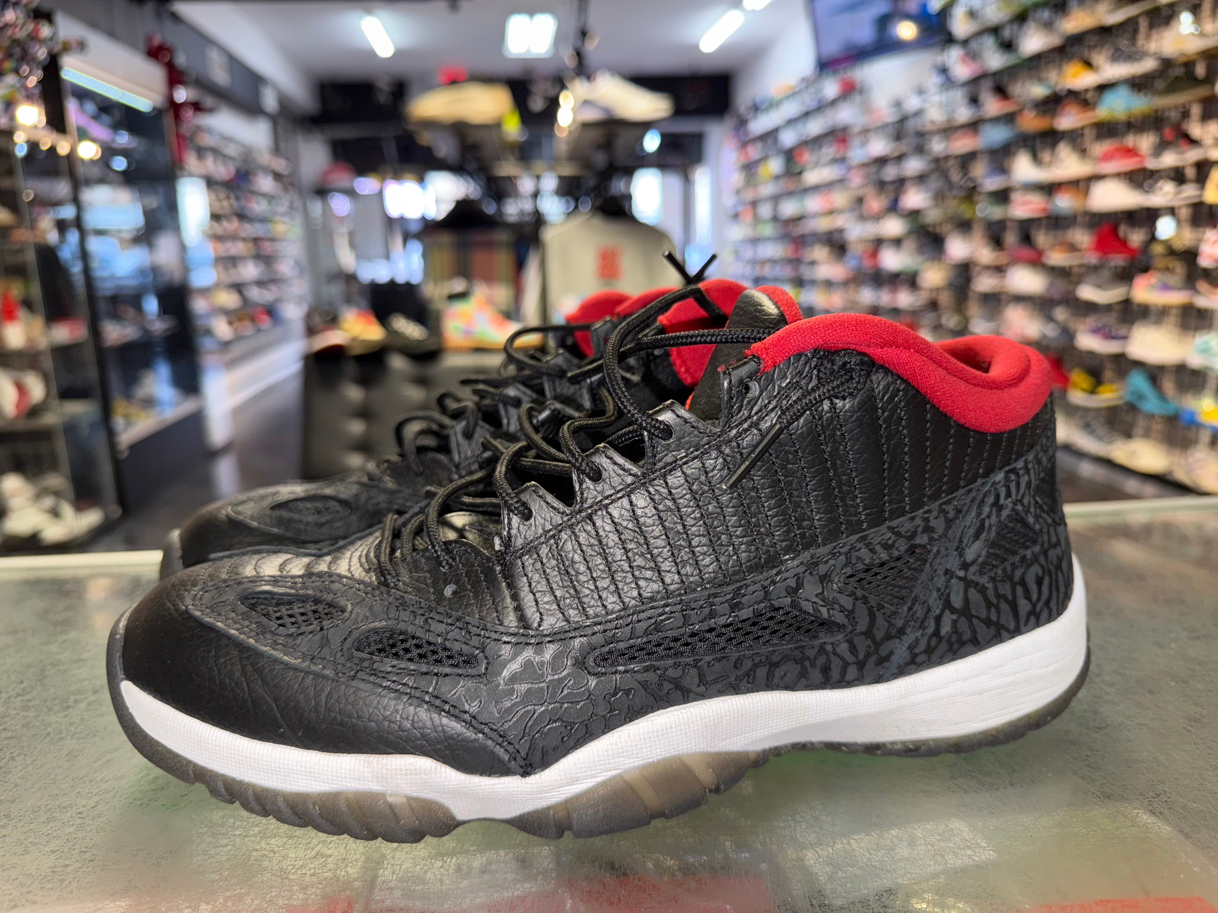 Size 11 AJ 11 Low IE "Bred" 2011 - NB