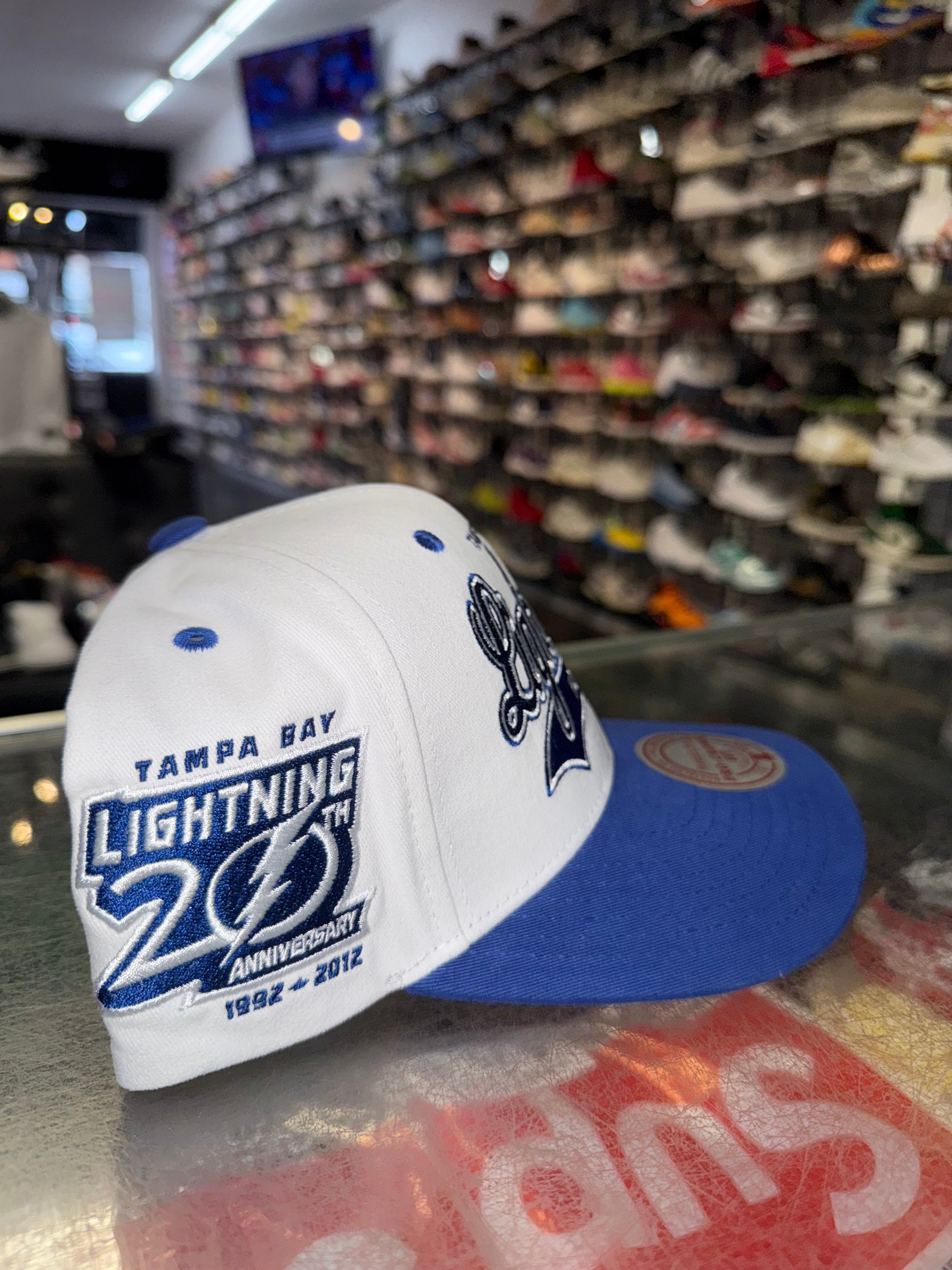 Size OS Mitchell & Ness Trucker Hat "Tampa Bay Lightning" Brand New