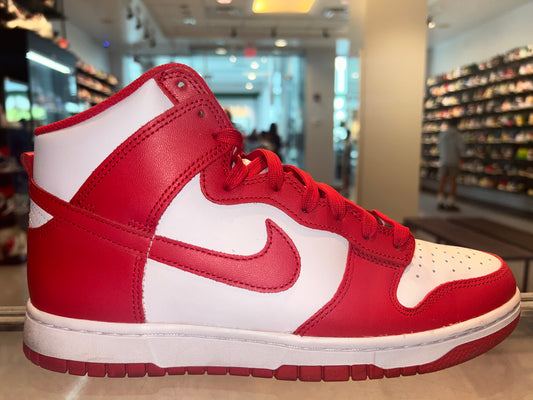 Size 10 Dunk High “Unversity Red” (Mall)