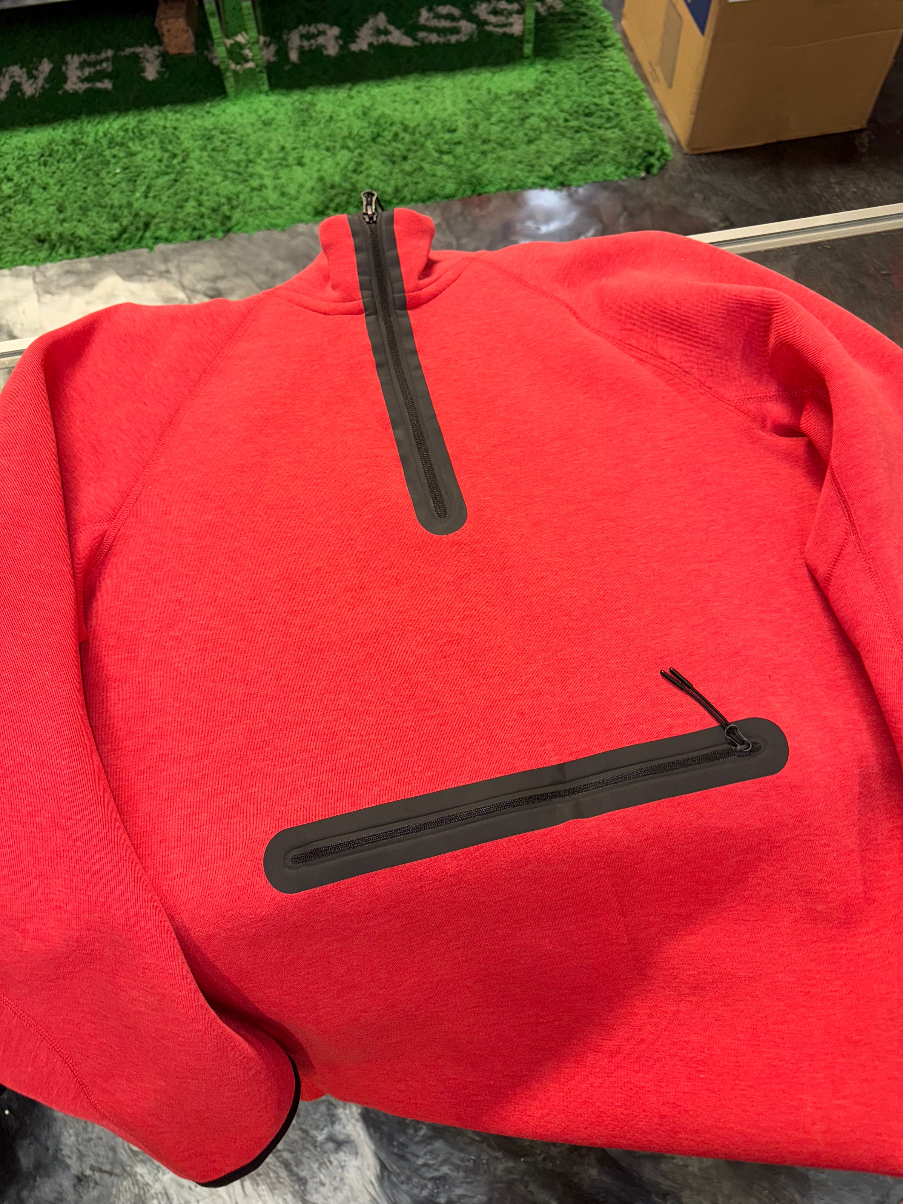 Large Nike Tech Crewneck Red - Worn 1x