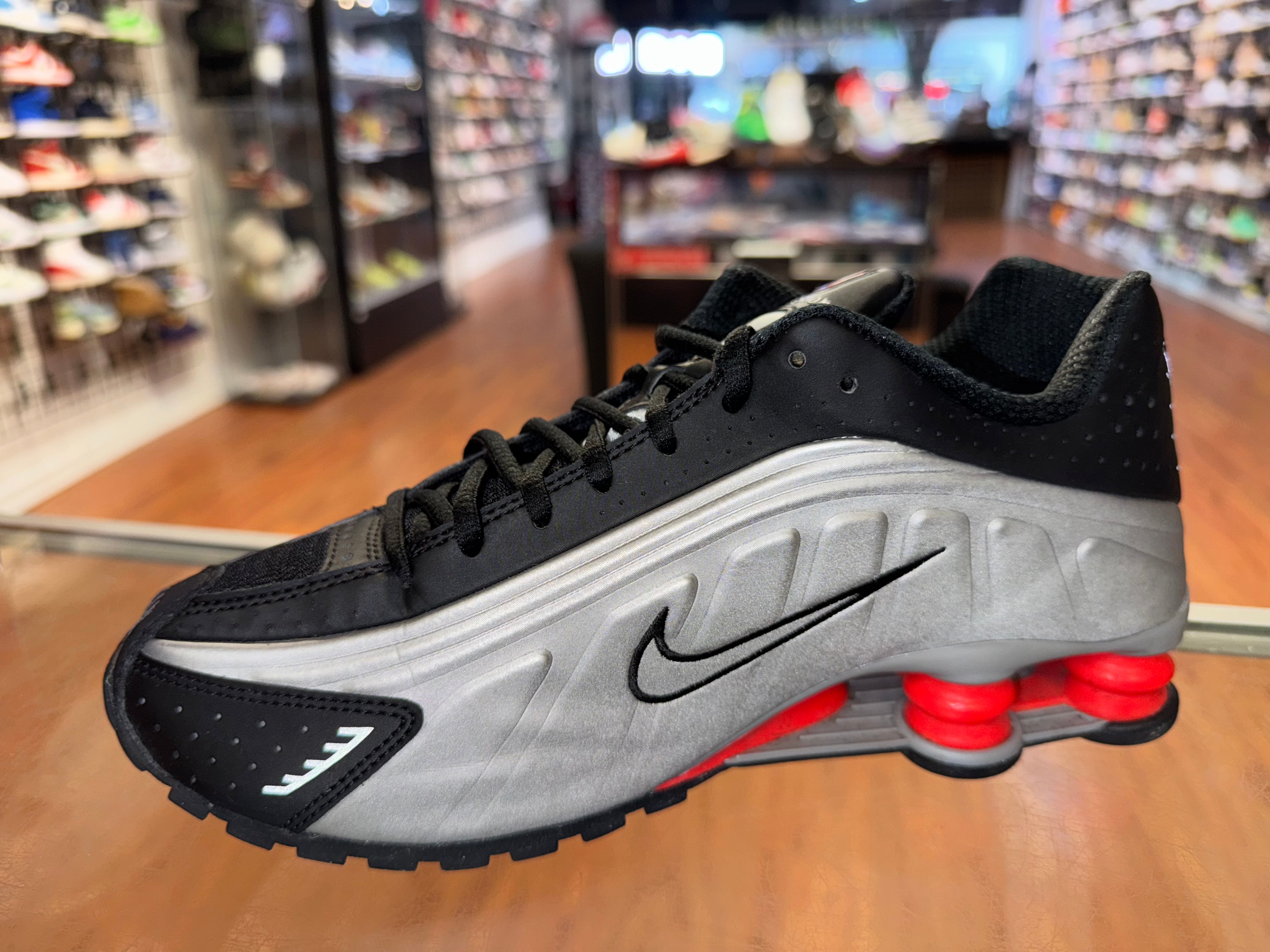 Size 7 Nike Shox R4 "Black Metallic Silver"