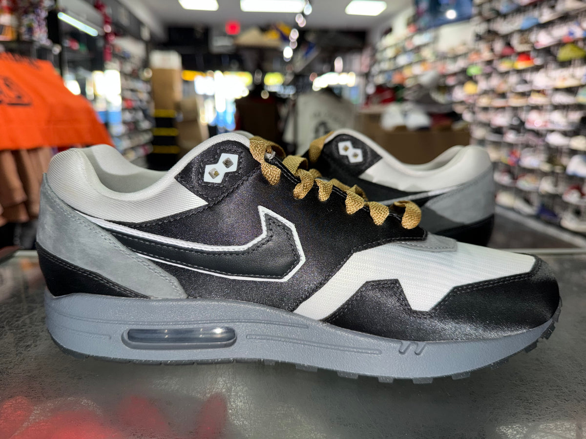Nike Air Max 1 .SWOOSH Low Poly Big Head Mode sneaker, pre-owned, size 10.5 – view 4